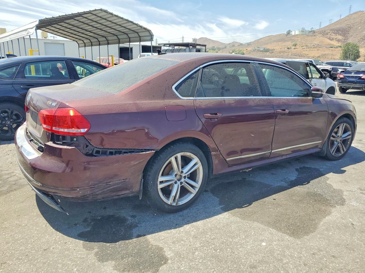 2013 Volkswagen Passat Se Burgundy vin: 1VWBN7A38DC031235