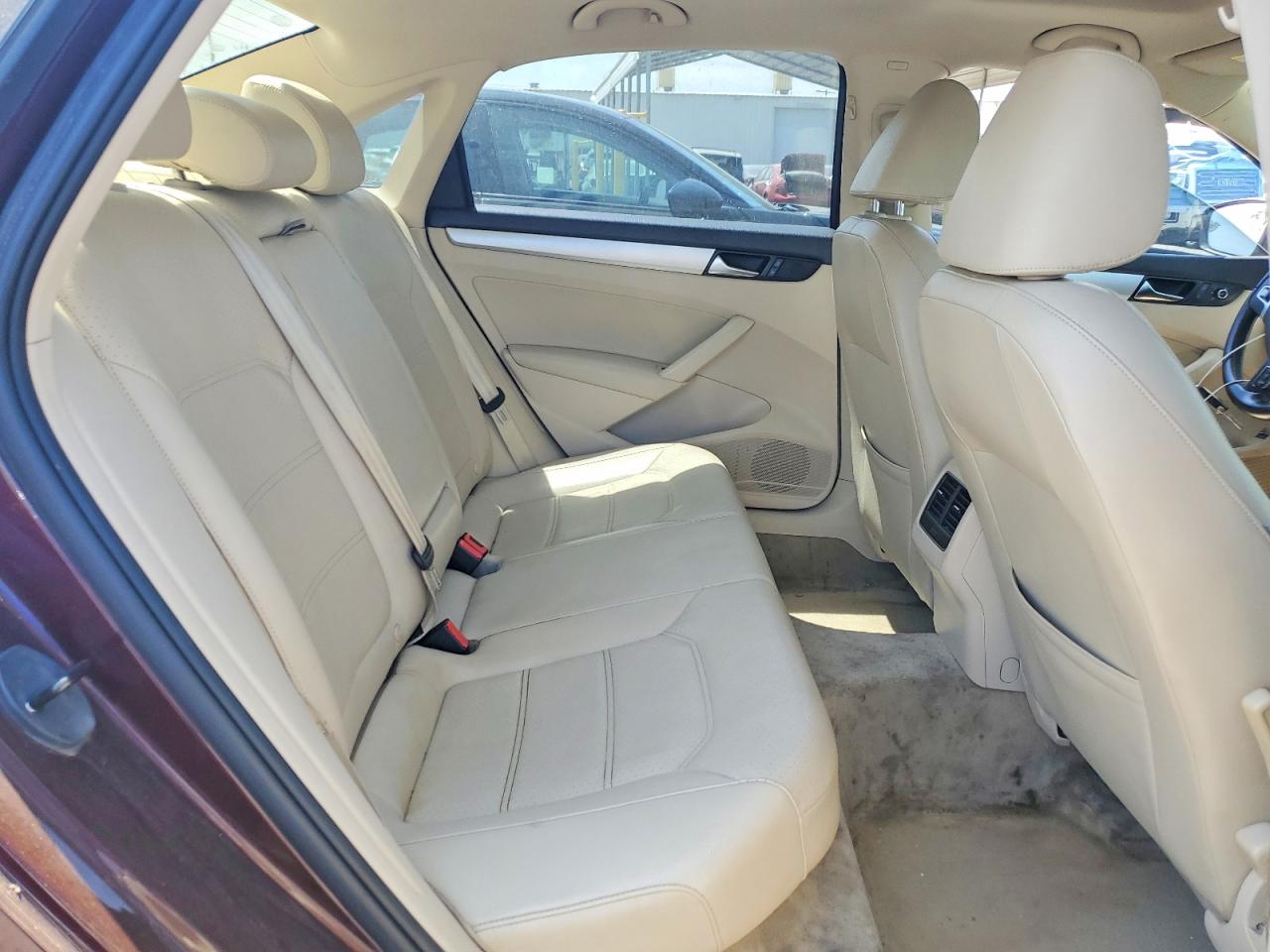 2013 Volkswagen Passat Se Burgundy vin: 1VWBN7A38DC031235