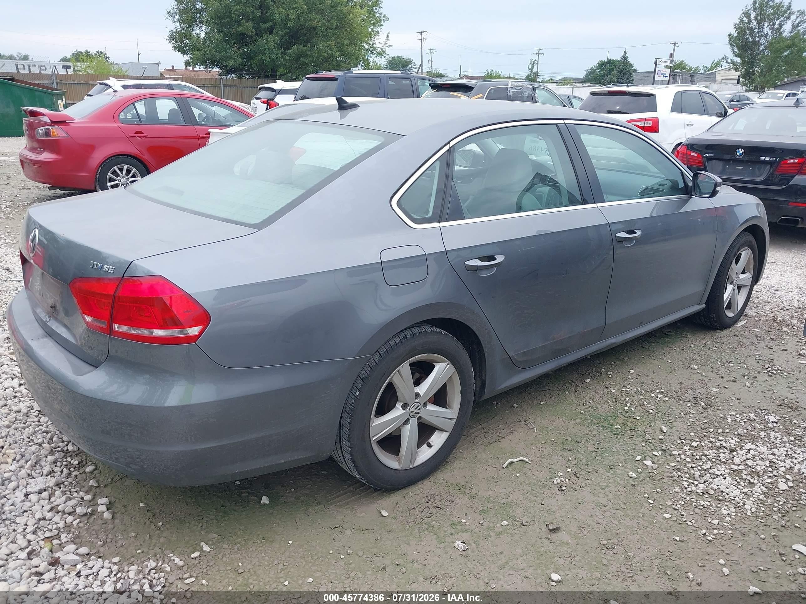 2013 Volkswagen Passat 2.0l Tdi Se Gray vin: 1VWBN7A38DC052702