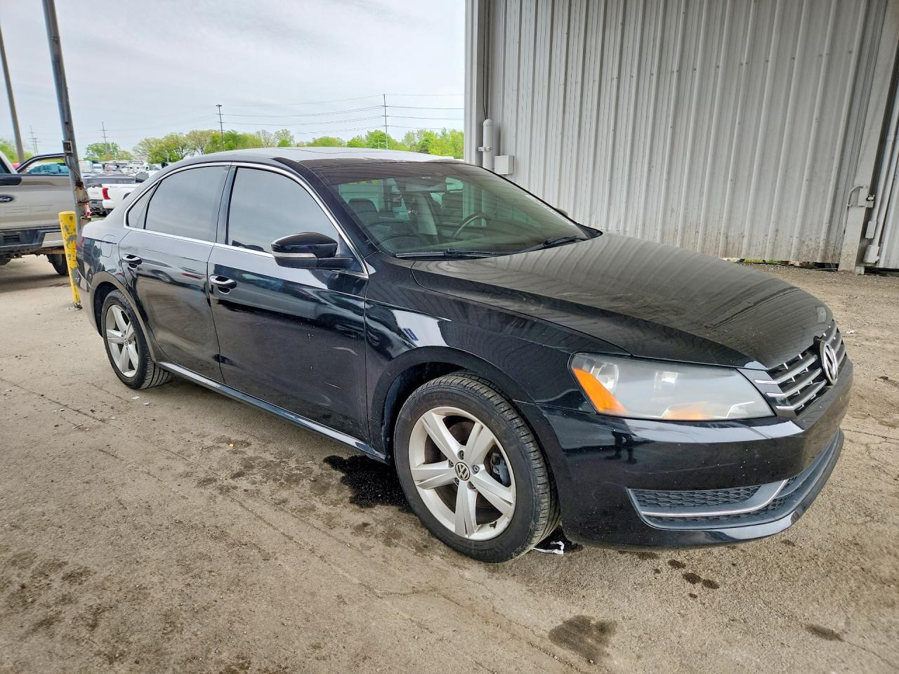 2013 Volkswagen Passat Se Black vin: 1VWBN7A38DC064008