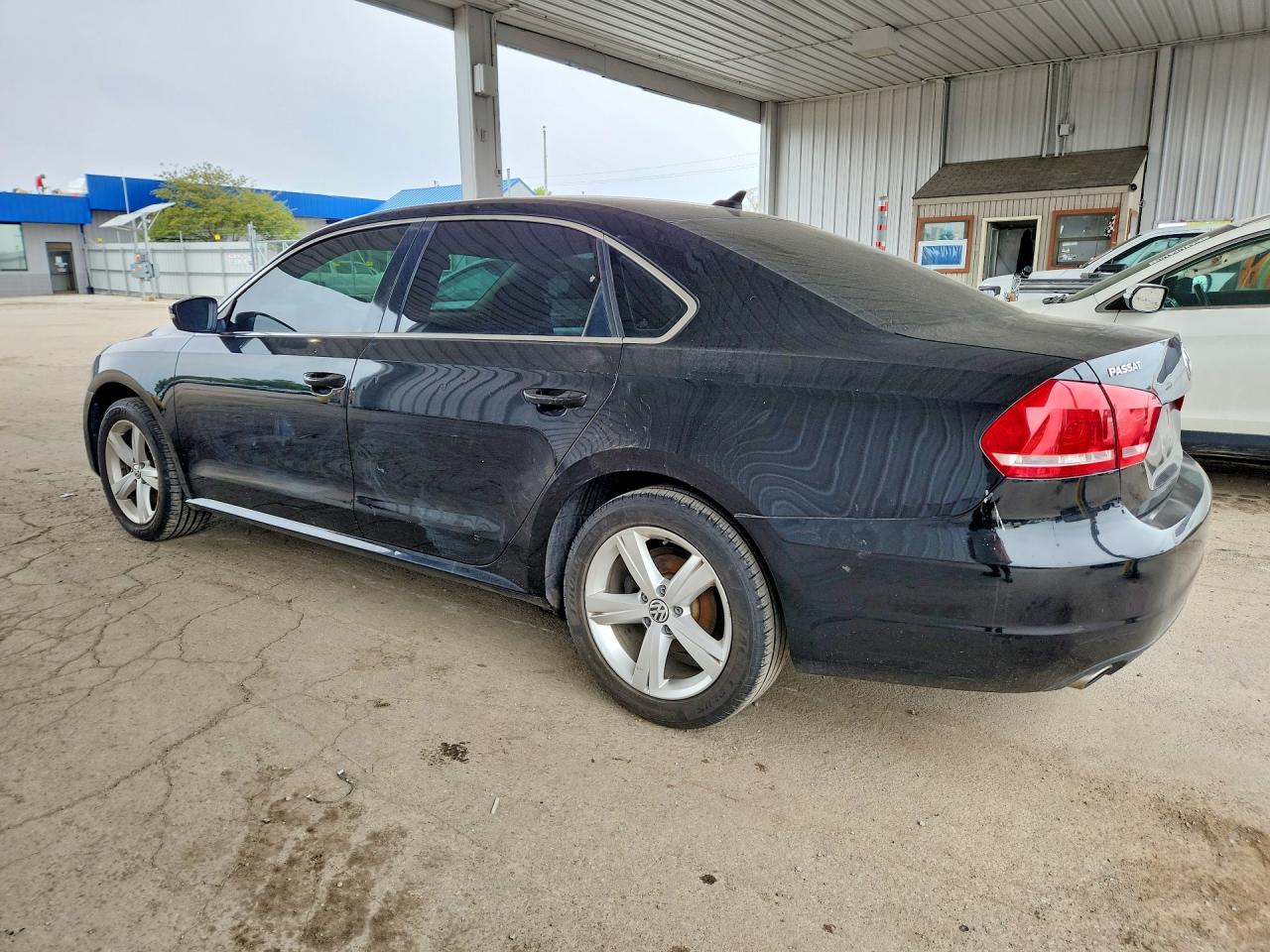 2013 Volkswagen Passat Se Black vin: 1VWBN7A38DC064008