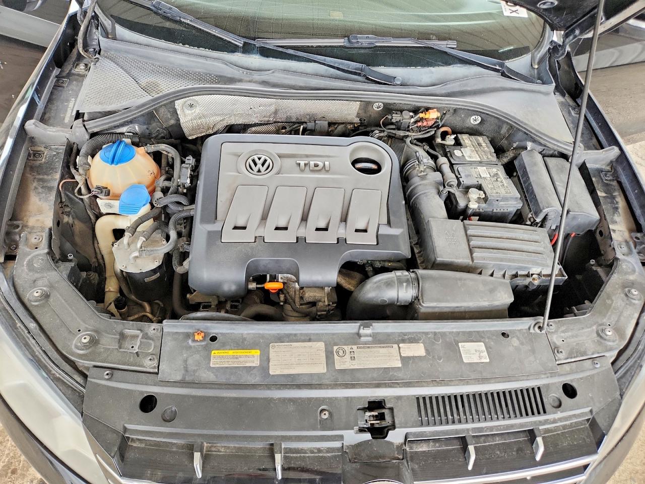 2013 Volkswagen Passat Se Black vin: 1VWBN7A38DC064008