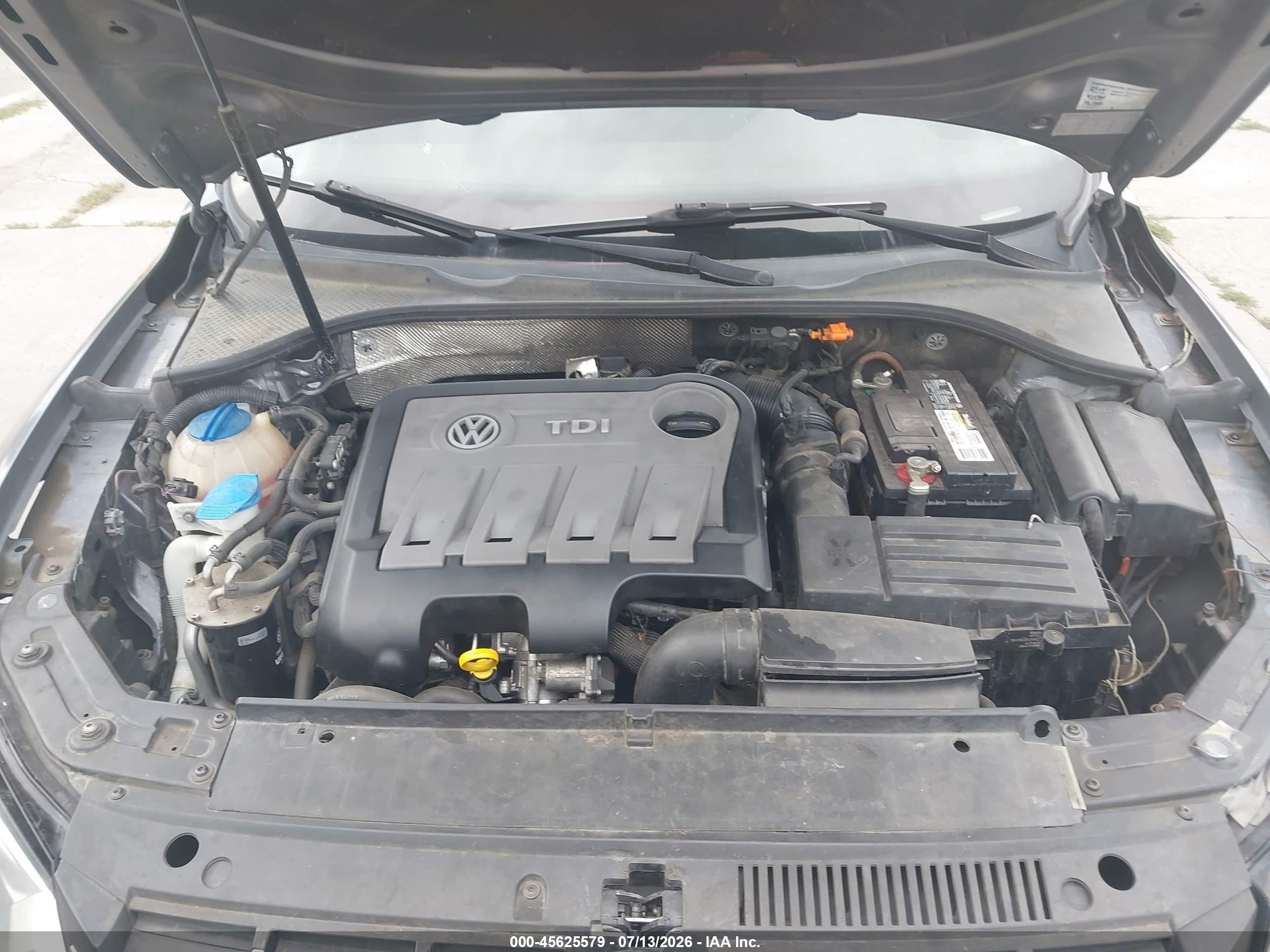 2014 Volkswagen Passat 2.0l Tdi Se Gray vin: 1VWBN7A38EC094143
