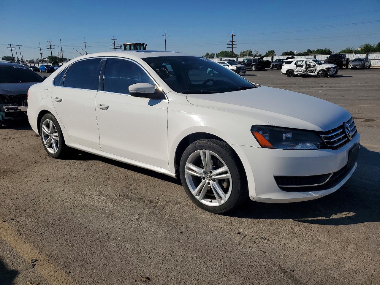 2014 Volkswagen Passat Se White vin: 1VWBN7A38EC097253