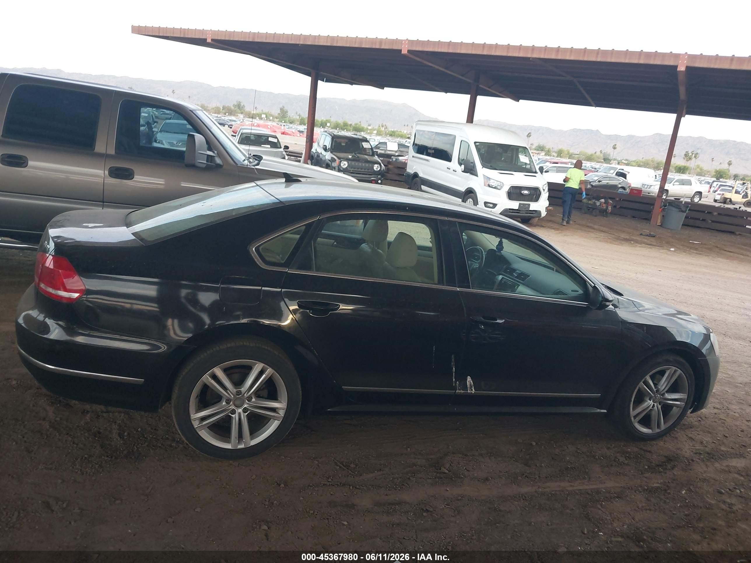 2012 Volkswagen Passat 2.0l Tdi Se Black vin: 1VWBN7A39CC017343
