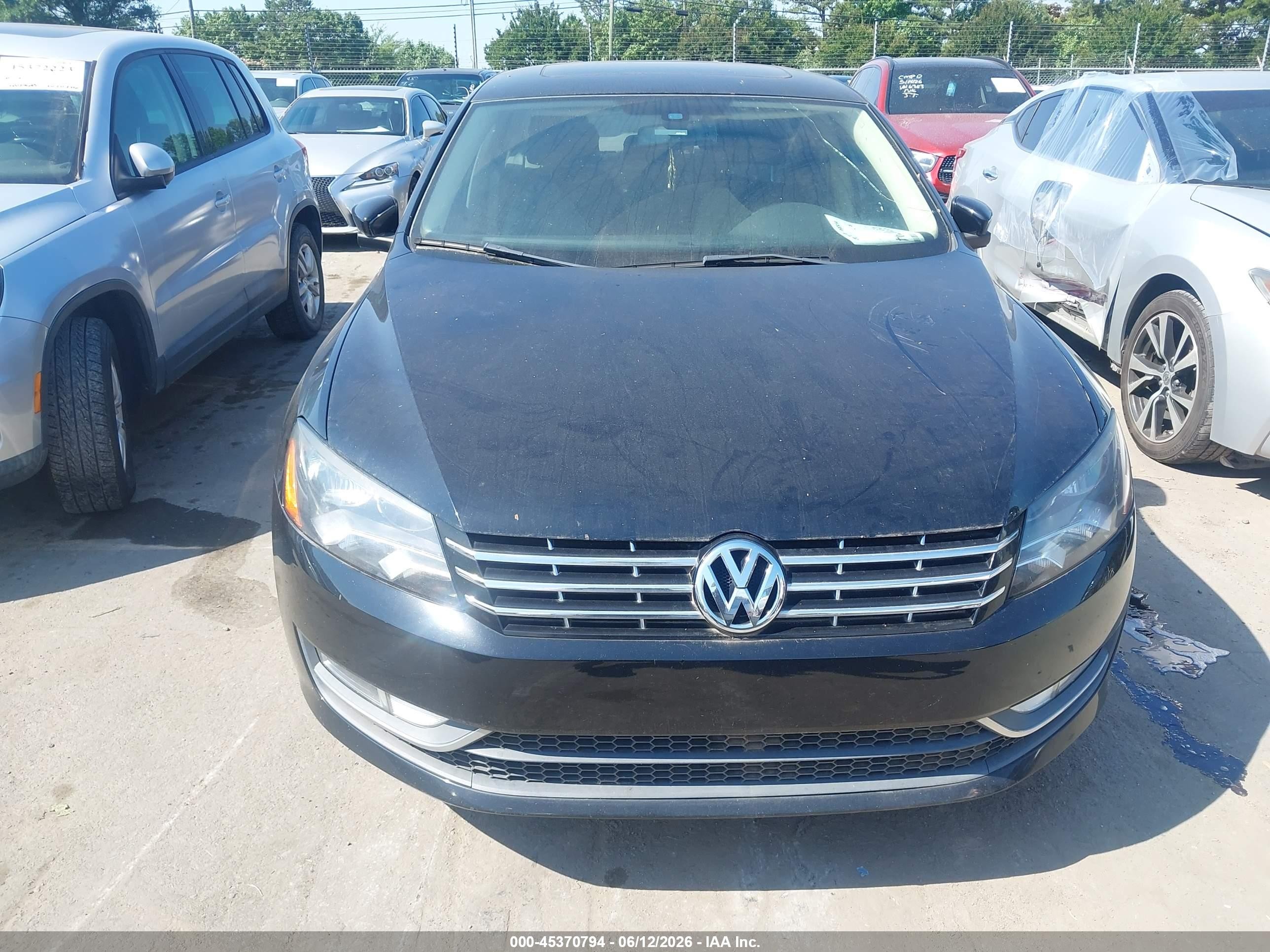 2012 Volkswagen Passat 2.0l Tdi Se Black vin: 1VWBN7A39CC032537
