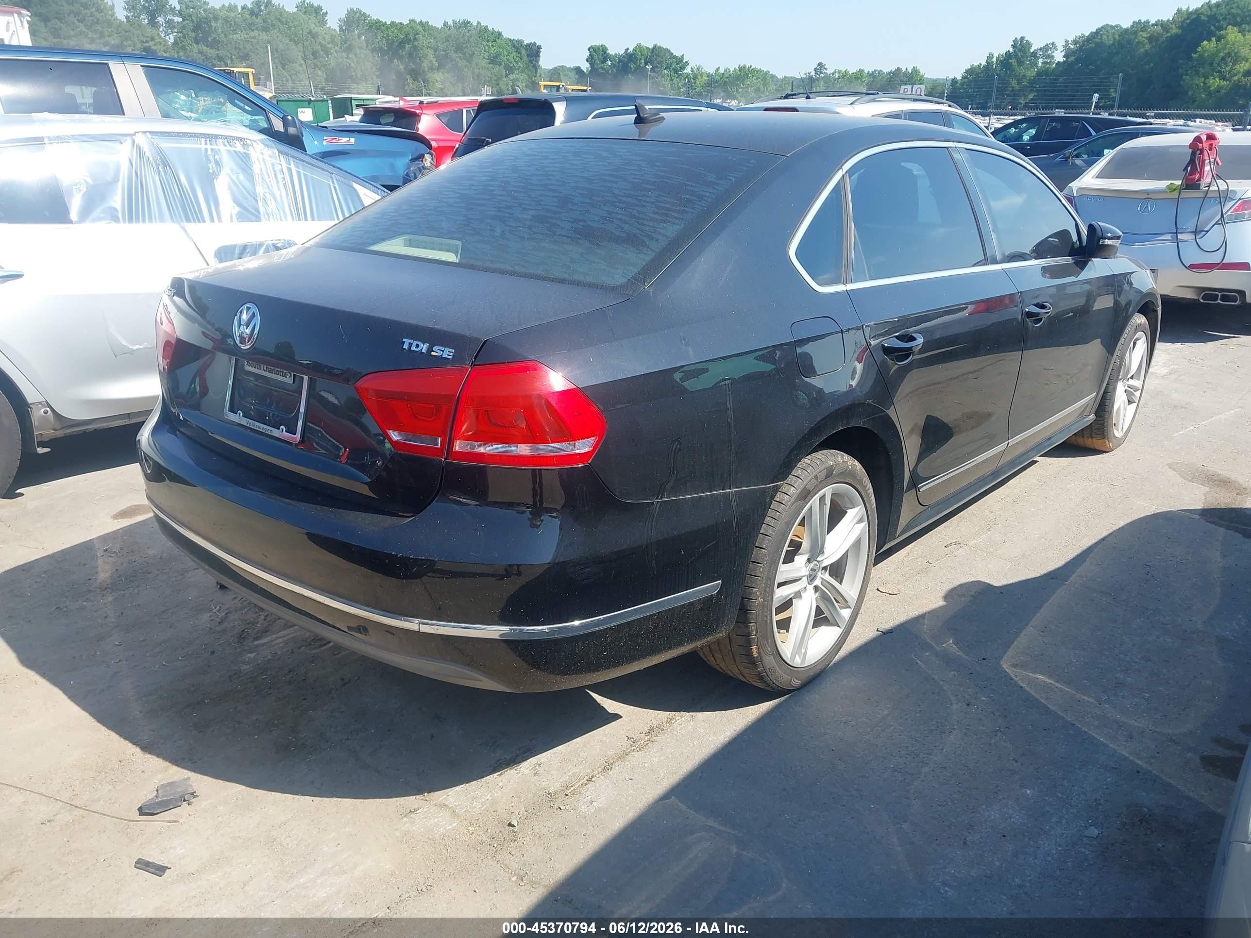 2012 Volkswagen Passat 2.0l Tdi Se Black vin: 1VWBN7A39CC032537