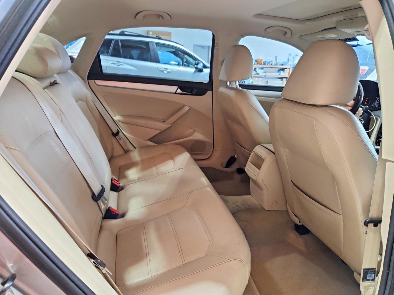 2012 Volkswagen Passat Se Silver vin: 1VWBN7A39CC034823