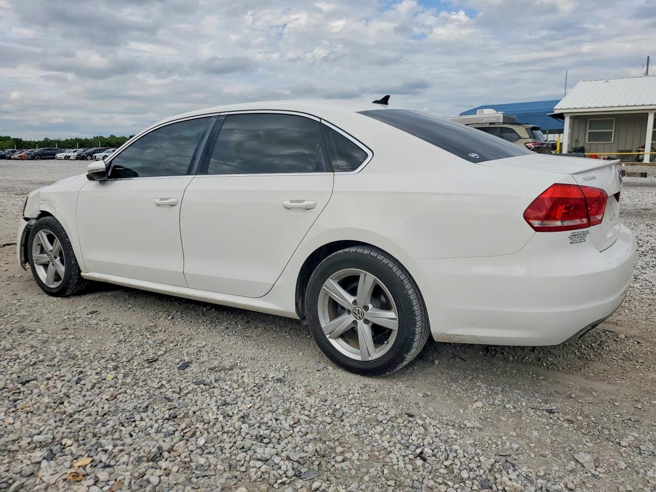 2012 Volkswagen Passat Se White vin: 1VWBN7A39CC093368