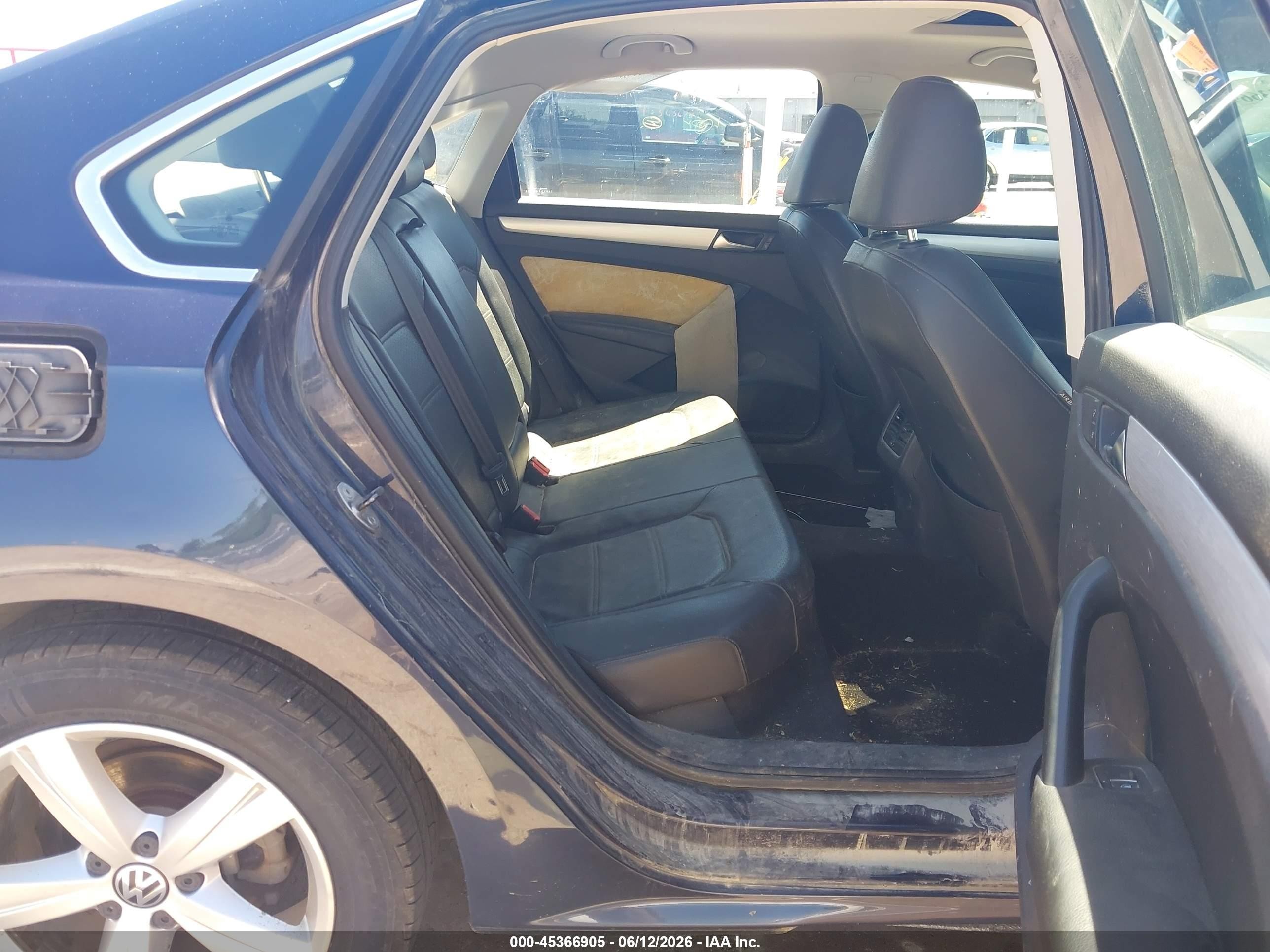 2013 Volkswagen Passat 2.0l Tdi Se Синий vin: 1VWBN7A39DC000091