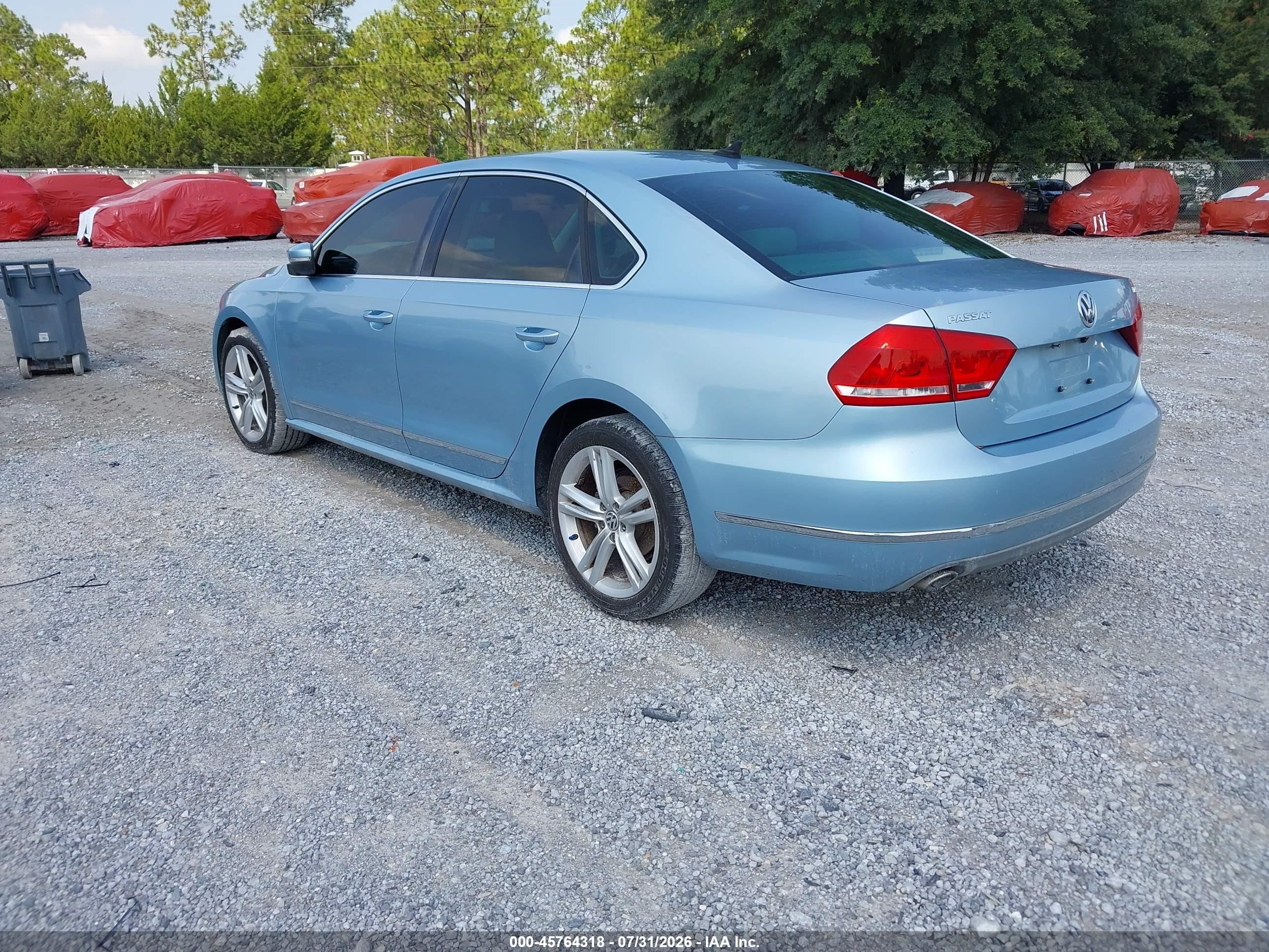 2013 Volkswagen Passat 2.0l Tdi Se Light Blue vin: 1VWBN7A39DC044298