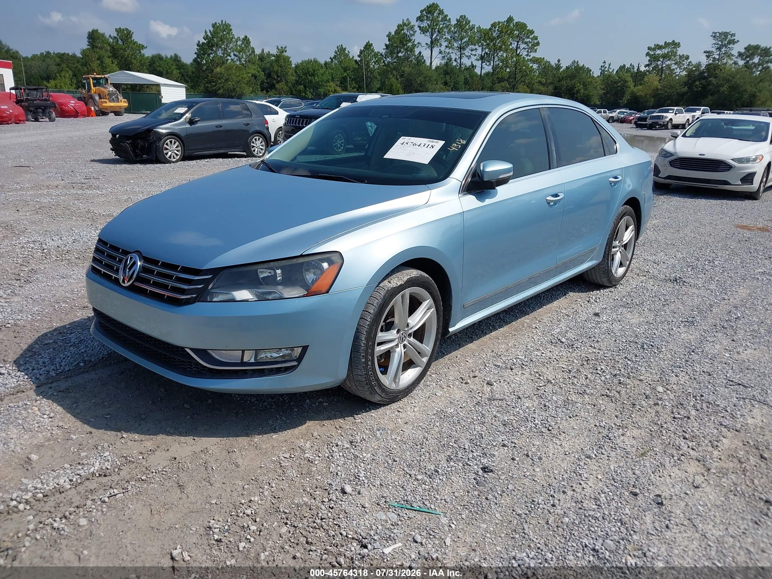 2013 Volkswagen Passat 2.0l Tdi Se Light Blue vin: 1VWBN7A39DC044298