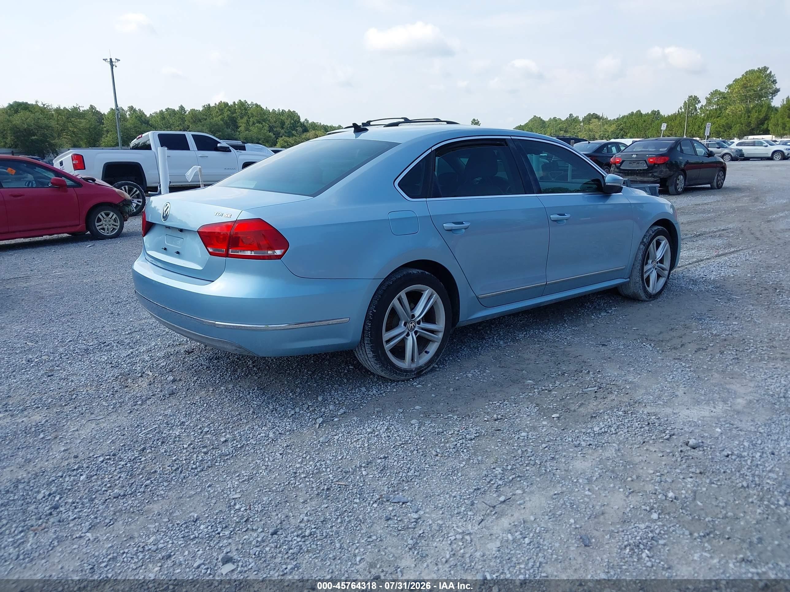 2013 Volkswagen Passat 2.0l Tdi Se Light Blue vin: 1VWBN7A39DC044298