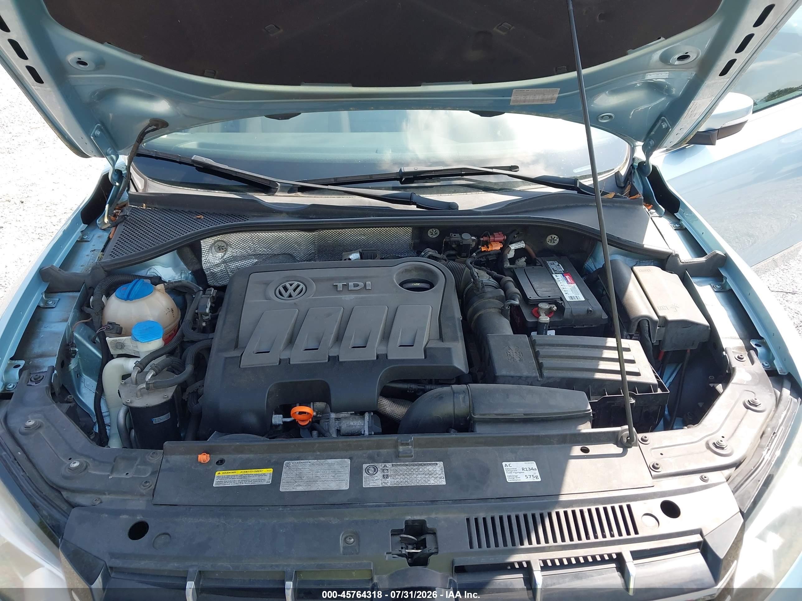 2013 Volkswagen Passat 2.0l Tdi Se Light Blue vin: 1VWBN7A39DC044298