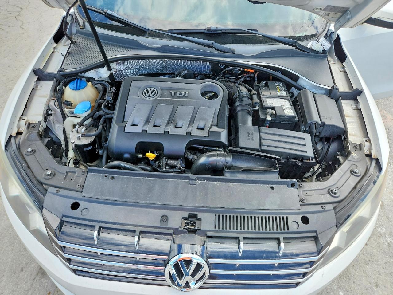 2014 Volkswagen Passat Se White vin: 1VWBN7A39EC027244