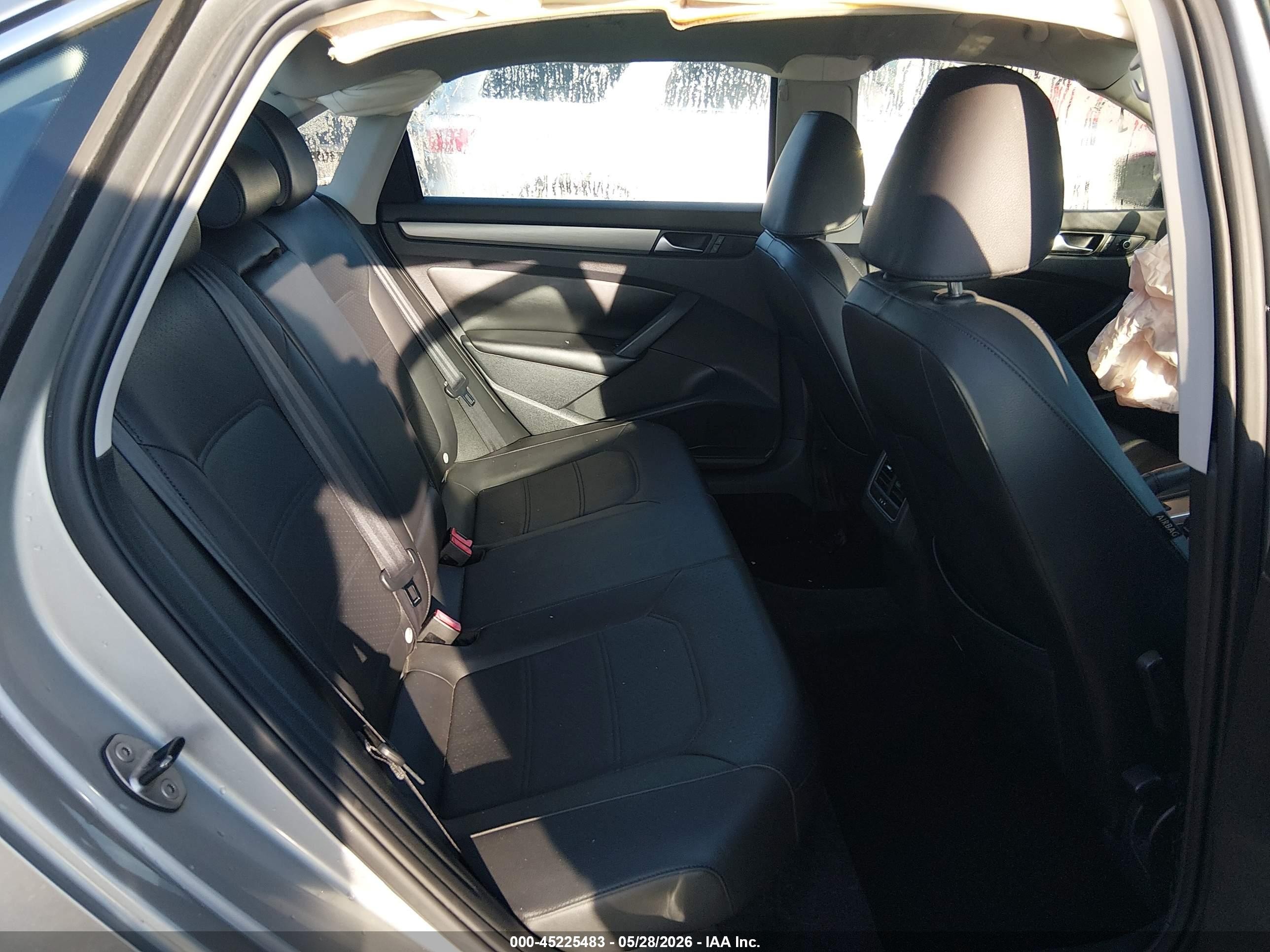 2014 Volkswagen Passat 2.0l Tdi Se Silver vin: 1VWBN7A39EC041676