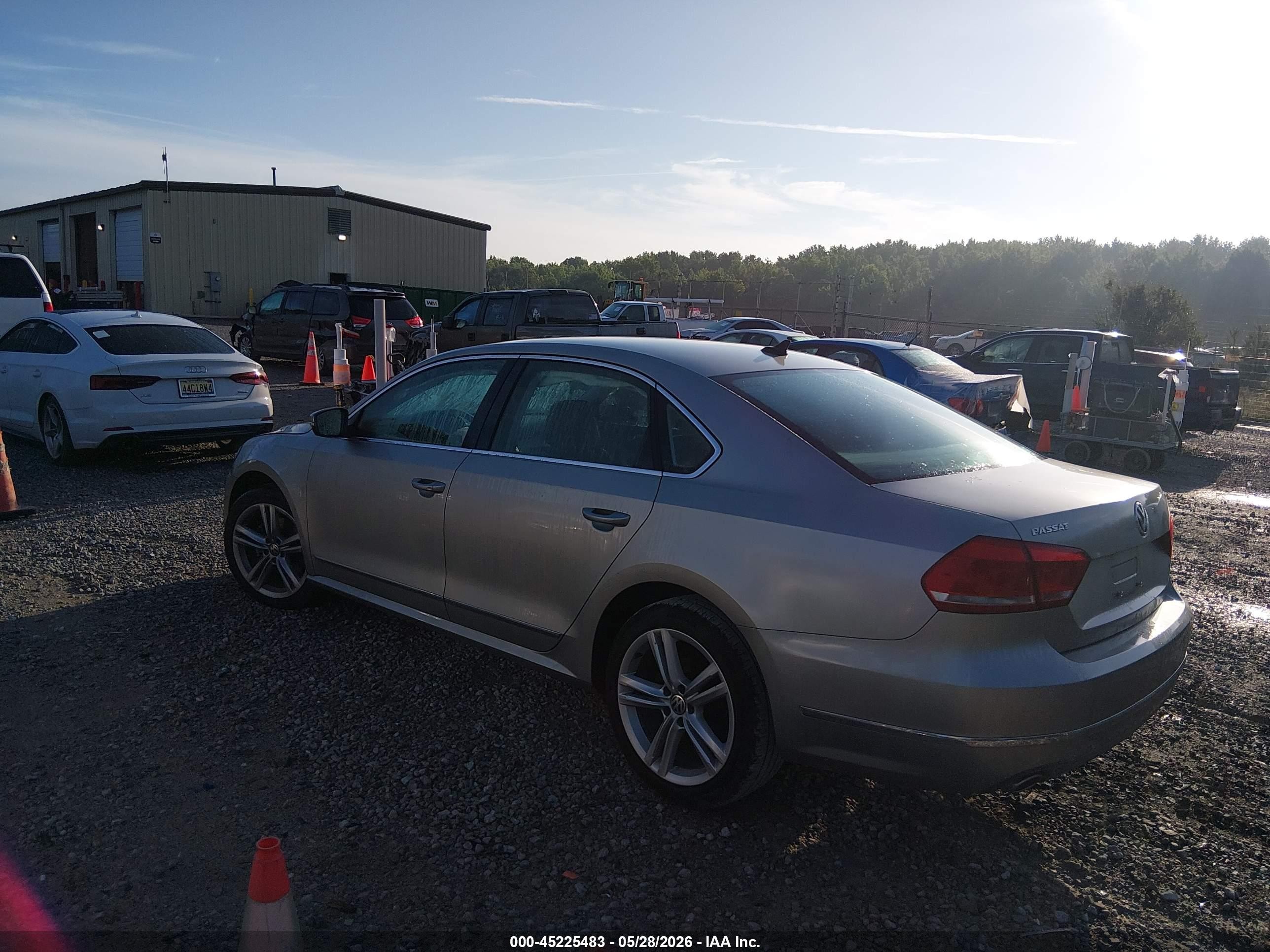 2014 Volkswagen Passat 2.0l Tdi Se Silver vin: 1VWBN7A39EC041676