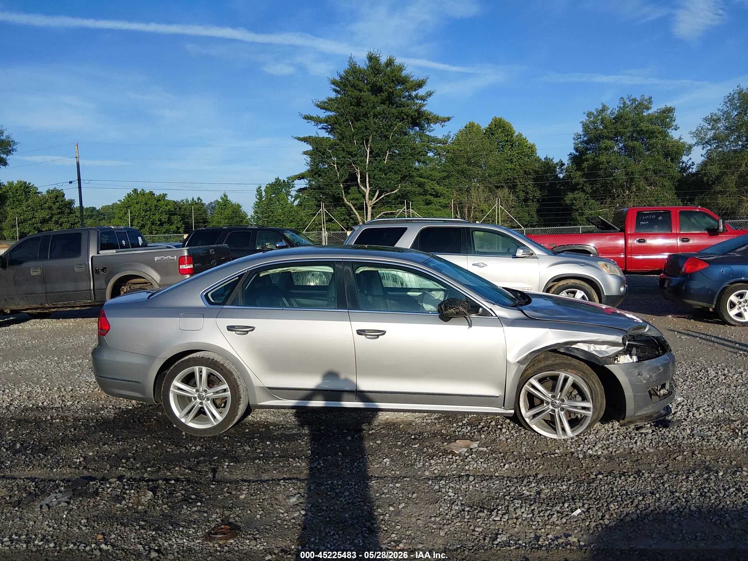 2014 Volkswagen Passat 2.0l Tdi Se Silver vin: 1VWBN7A39EC041676