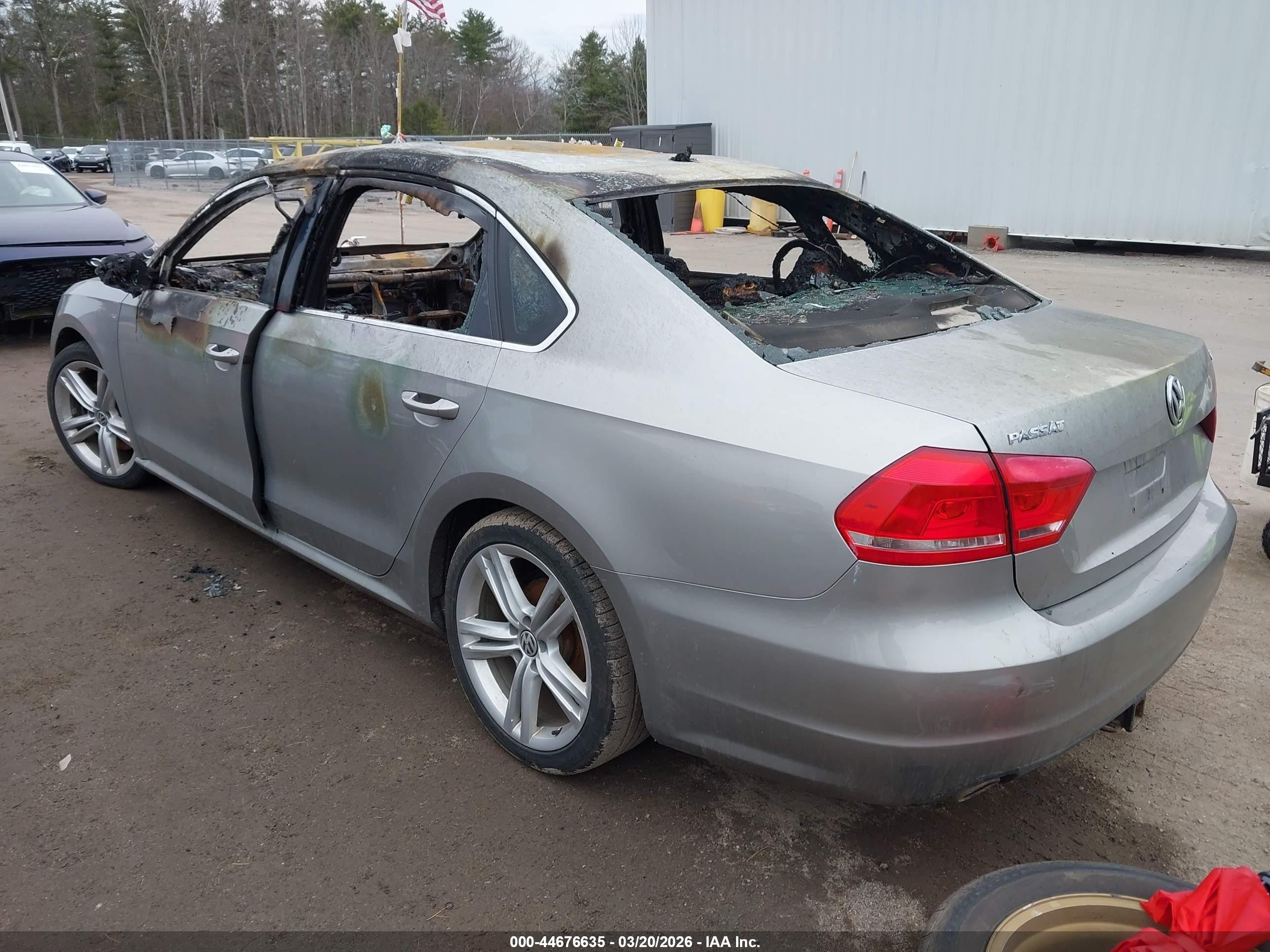 2014 Volkswagen Passat 2.0l Tdi Se Серый vin: 1VWBN7A39EC059238