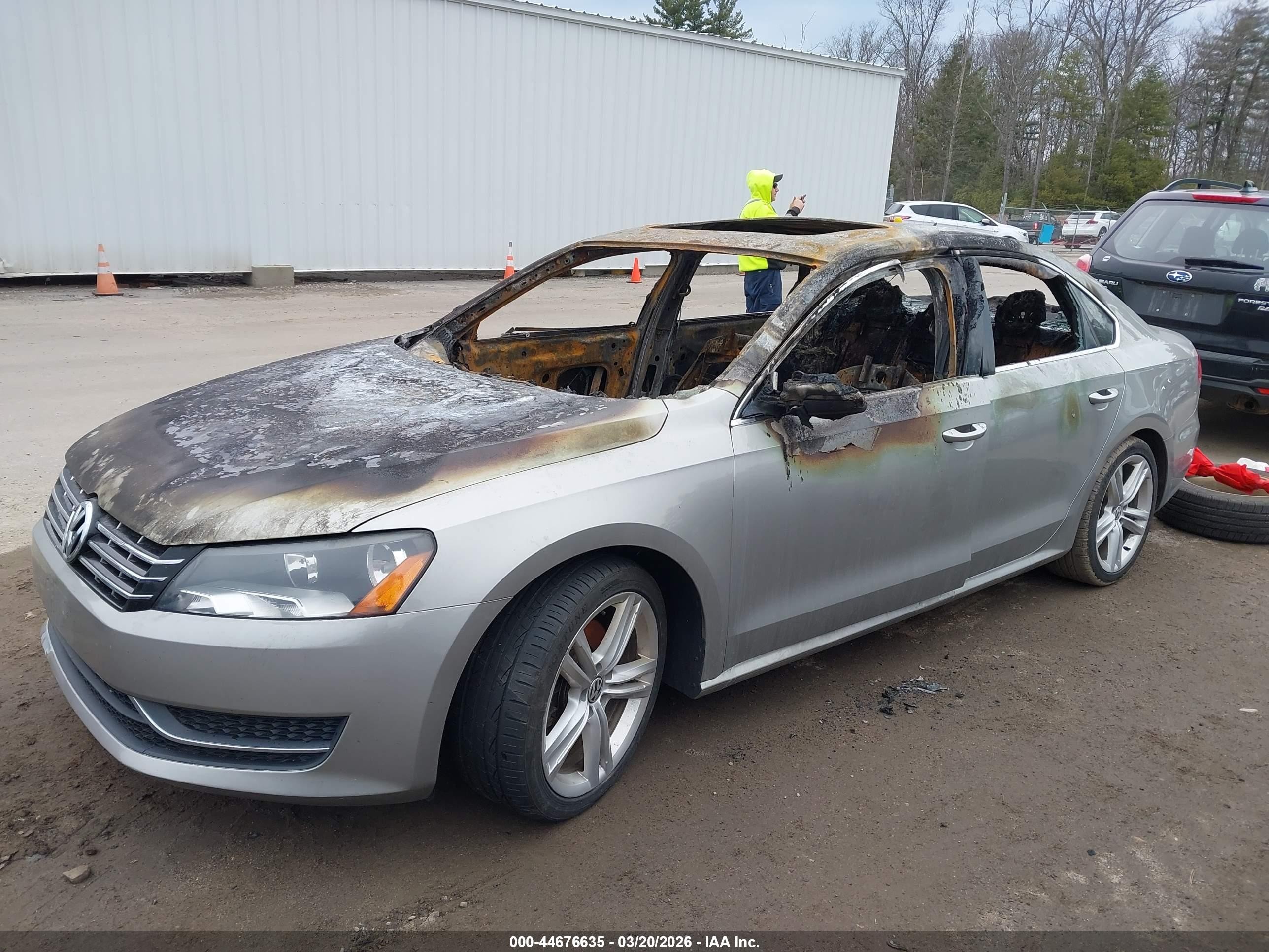 2014 Volkswagen Passat 2.0l Tdi Se Серый vin: 1VWBN7A39EC059238