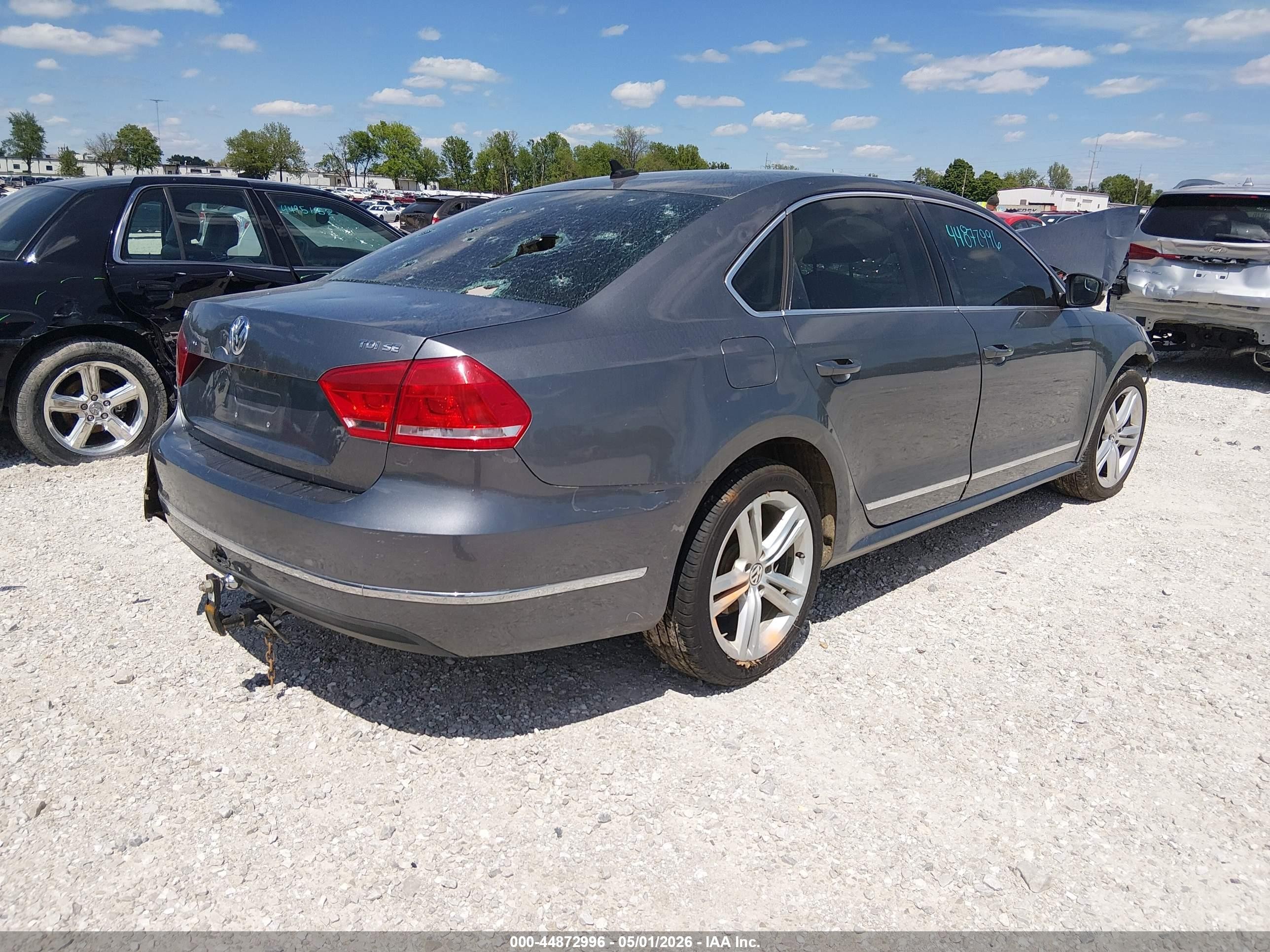 2014 Volkswagen Passat 2.0l Tdi Se Gray vin: 1VWBN7A39EC085094