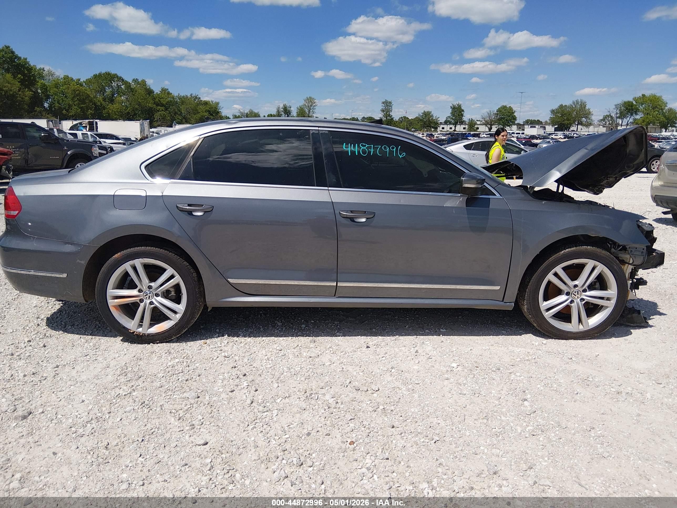 2014 Volkswagen Passat 2.0l Tdi Se Gray vin: 1VWBN7A39EC085094
