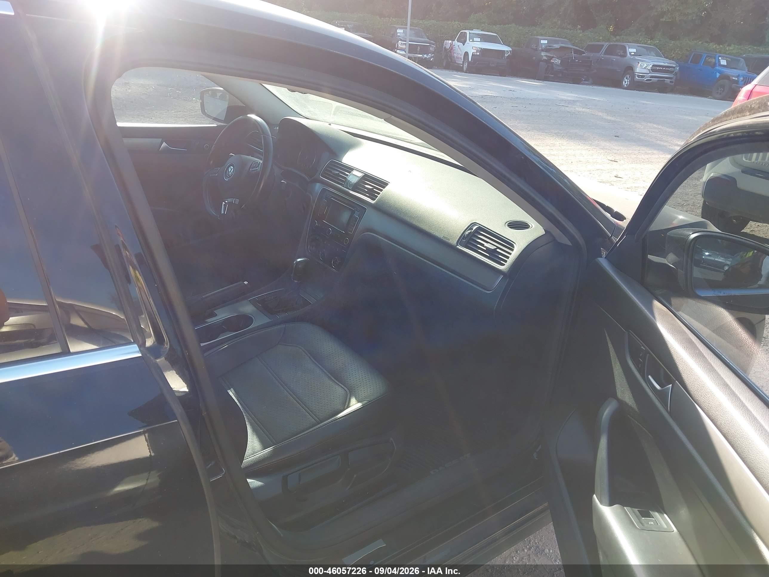 2014 Volkswagen Passat 2.0l Tdi Se Черный vin: 1VWBN7A39EC087220