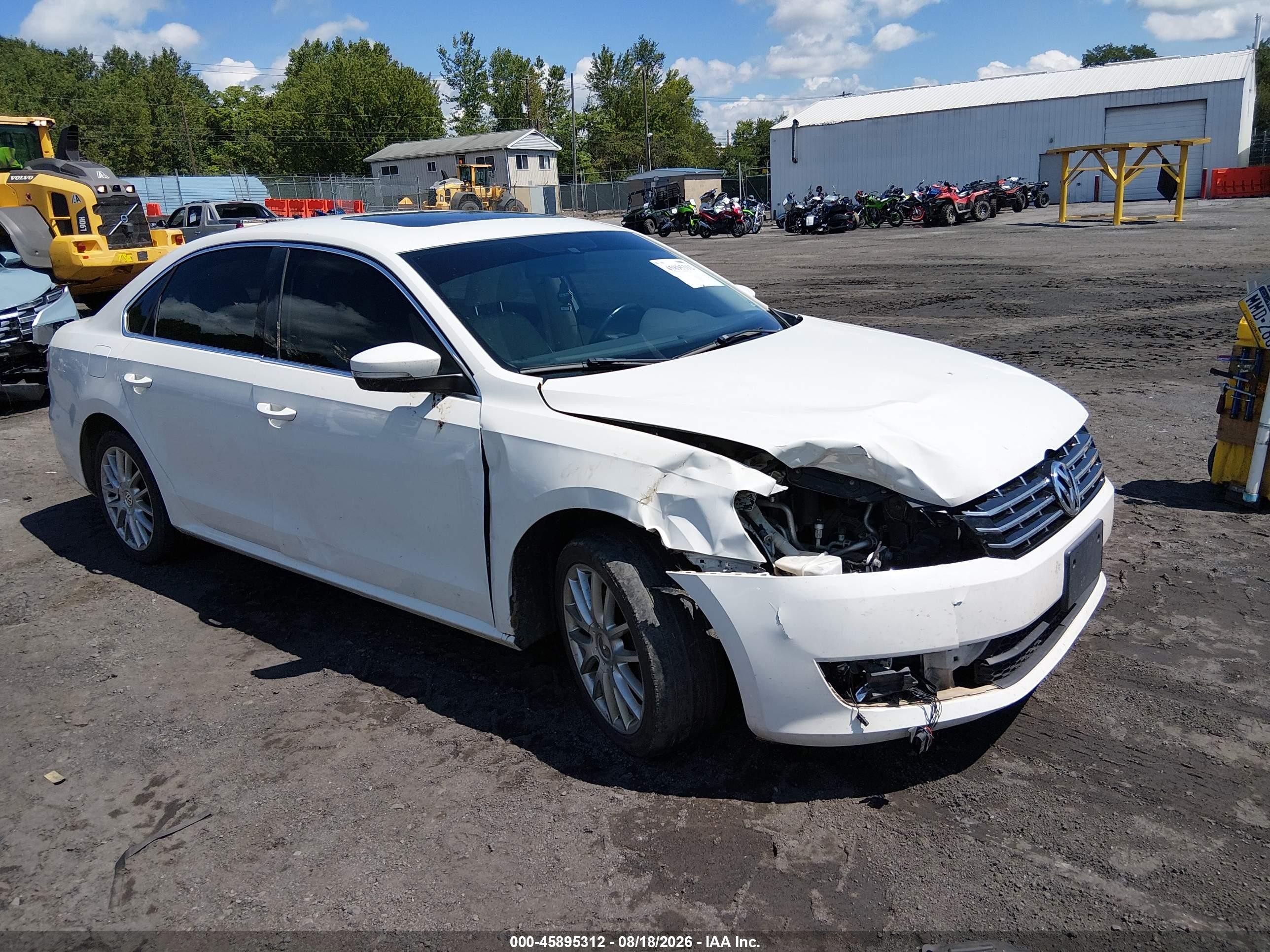 2014 Volkswagen Passat 2.0l Tdi Se White vin: 1VWBN7A39EC115310