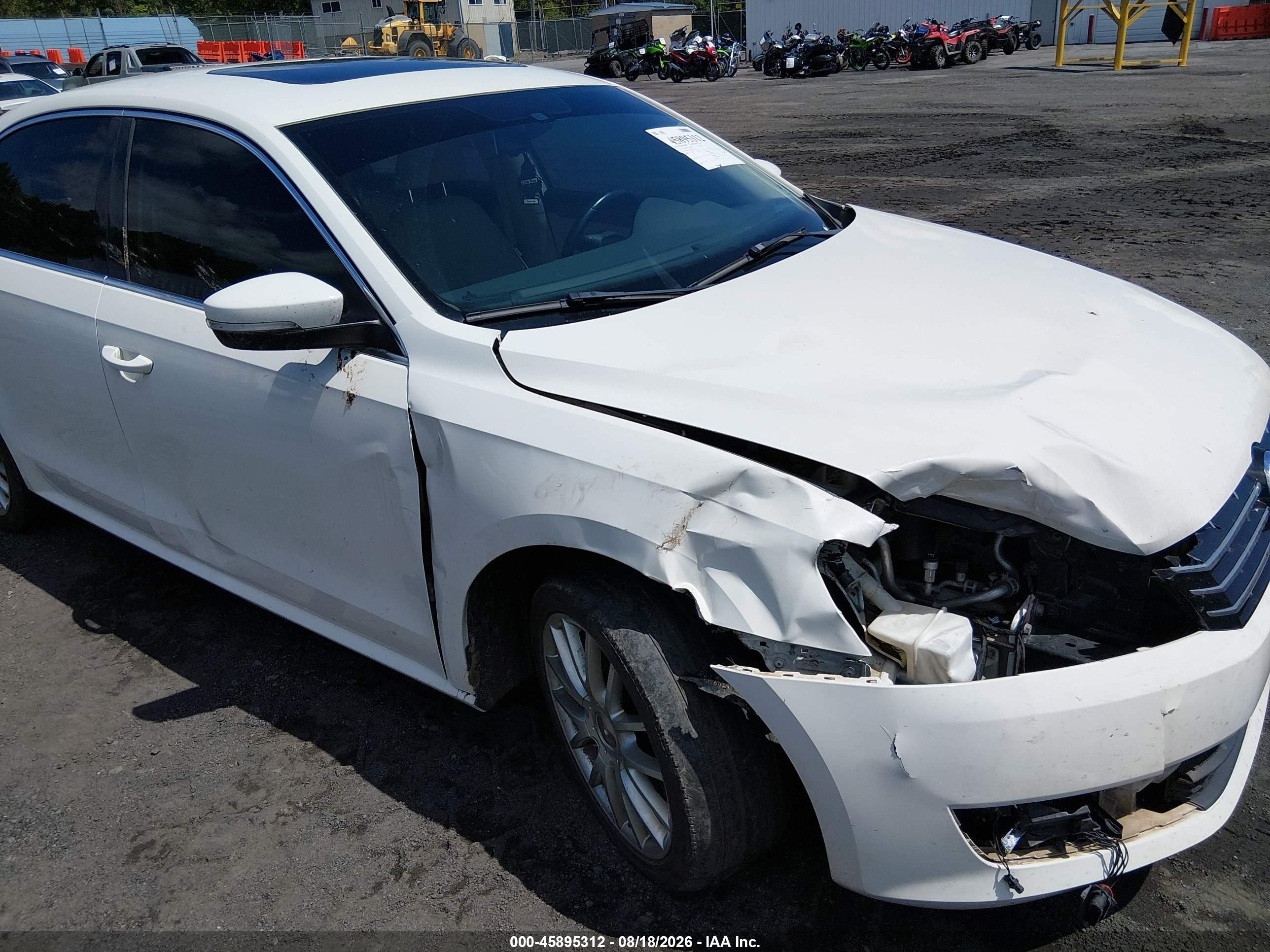 2014 Volkswagen Passat 2.0l Tdi Se White vin: 1VWBN7A39EC115310