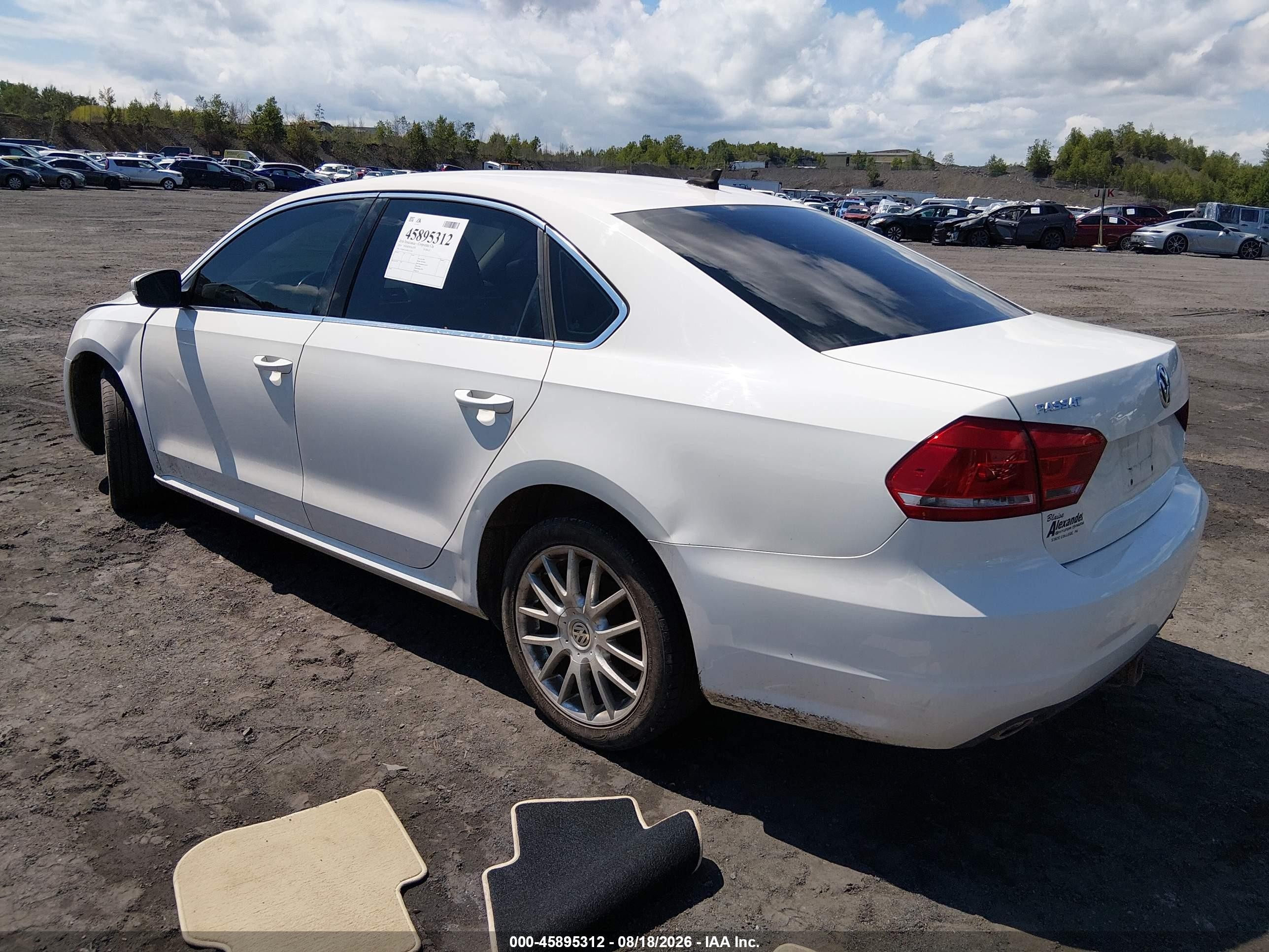 2014 Volkswagen Passat 2.0l Tdi Se White vin: 1VWBN7A39EC115310
