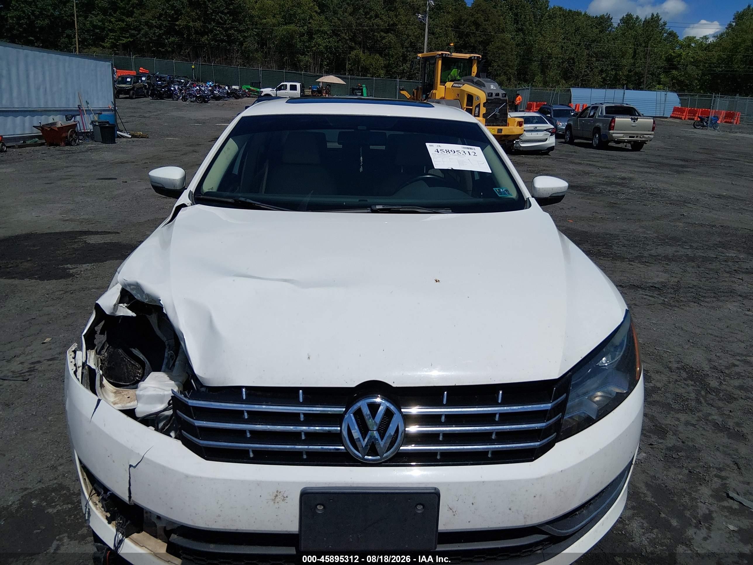 2014 Volkswagen Passat 2.0l Tdi Se White vin: 1VWBN7A39EC115310