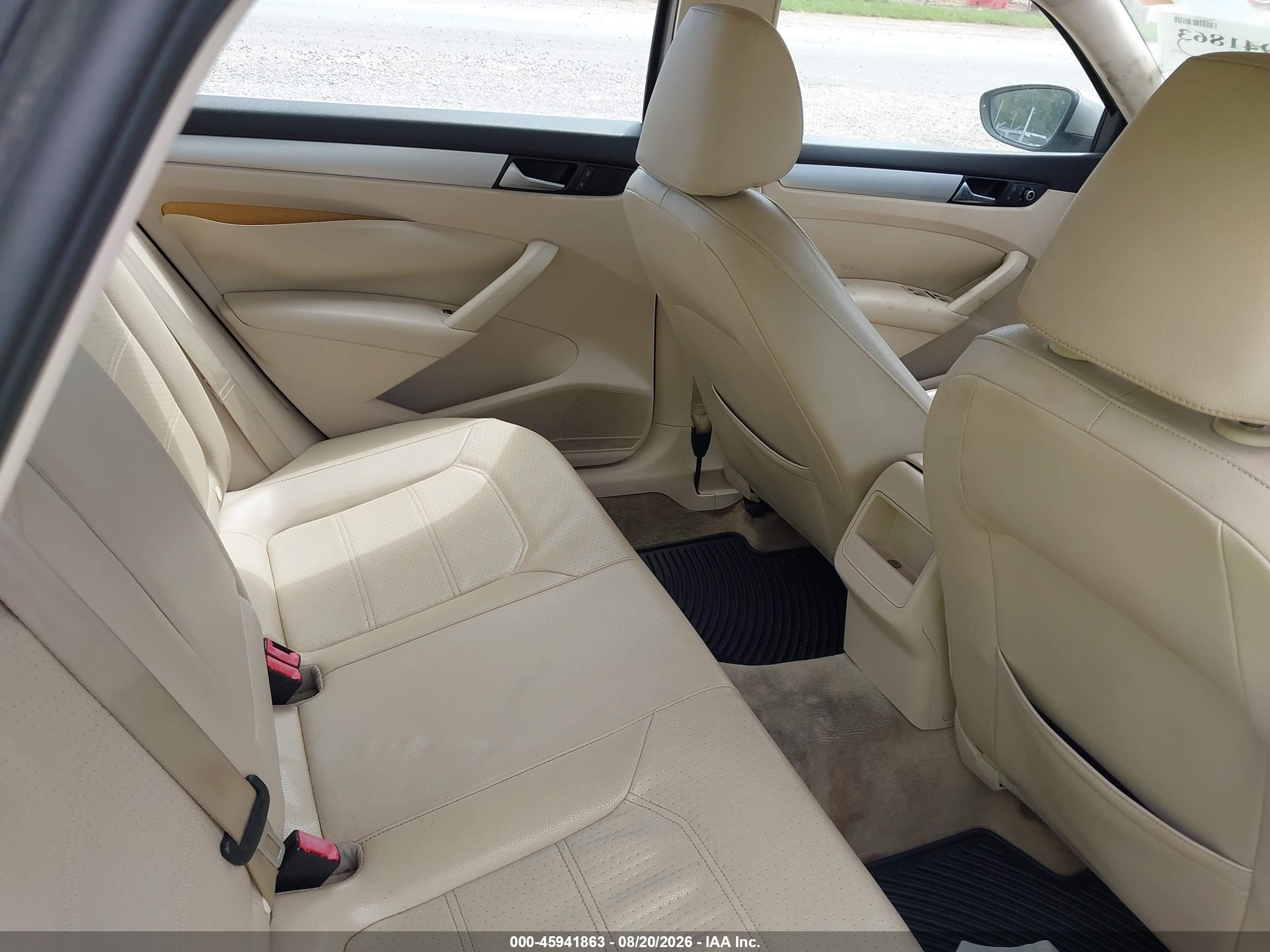 2012 Volkswagen Passat 2.0l Tdi Se Silver vin: 1VWBN7A3XCC074263