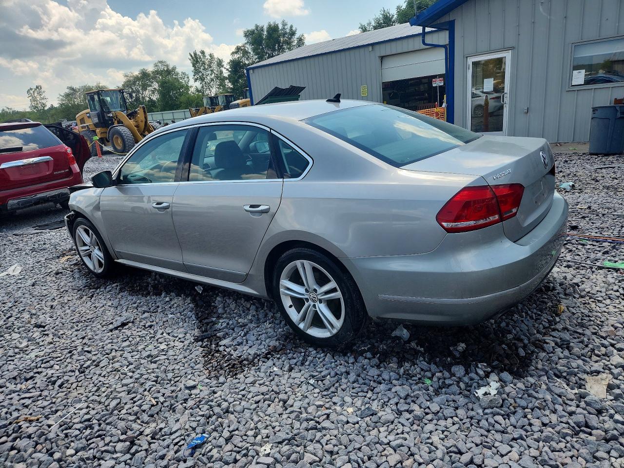 2013 Volkswagen Passat Se Серебряный vin: 1VWBN7A3XDC049218