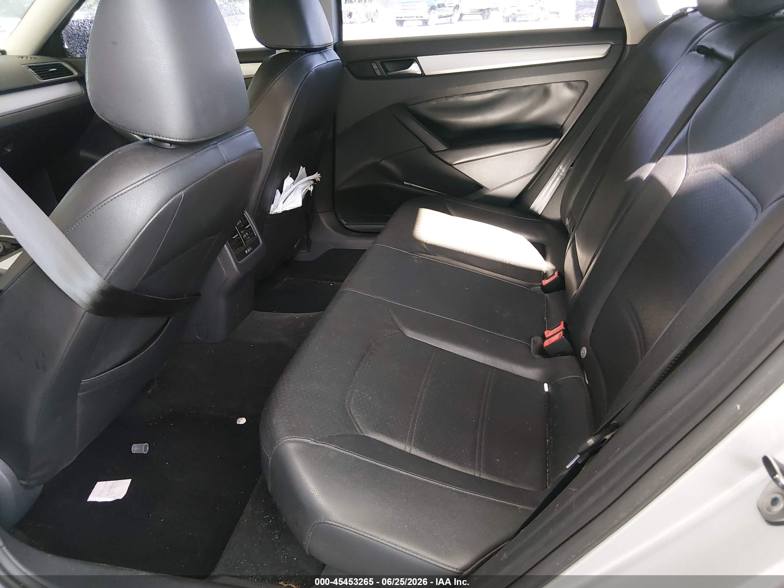 2013 Volkswagen Passat 2.0l Tdi Se Silver vin: 1VWBN7A3XDC076595