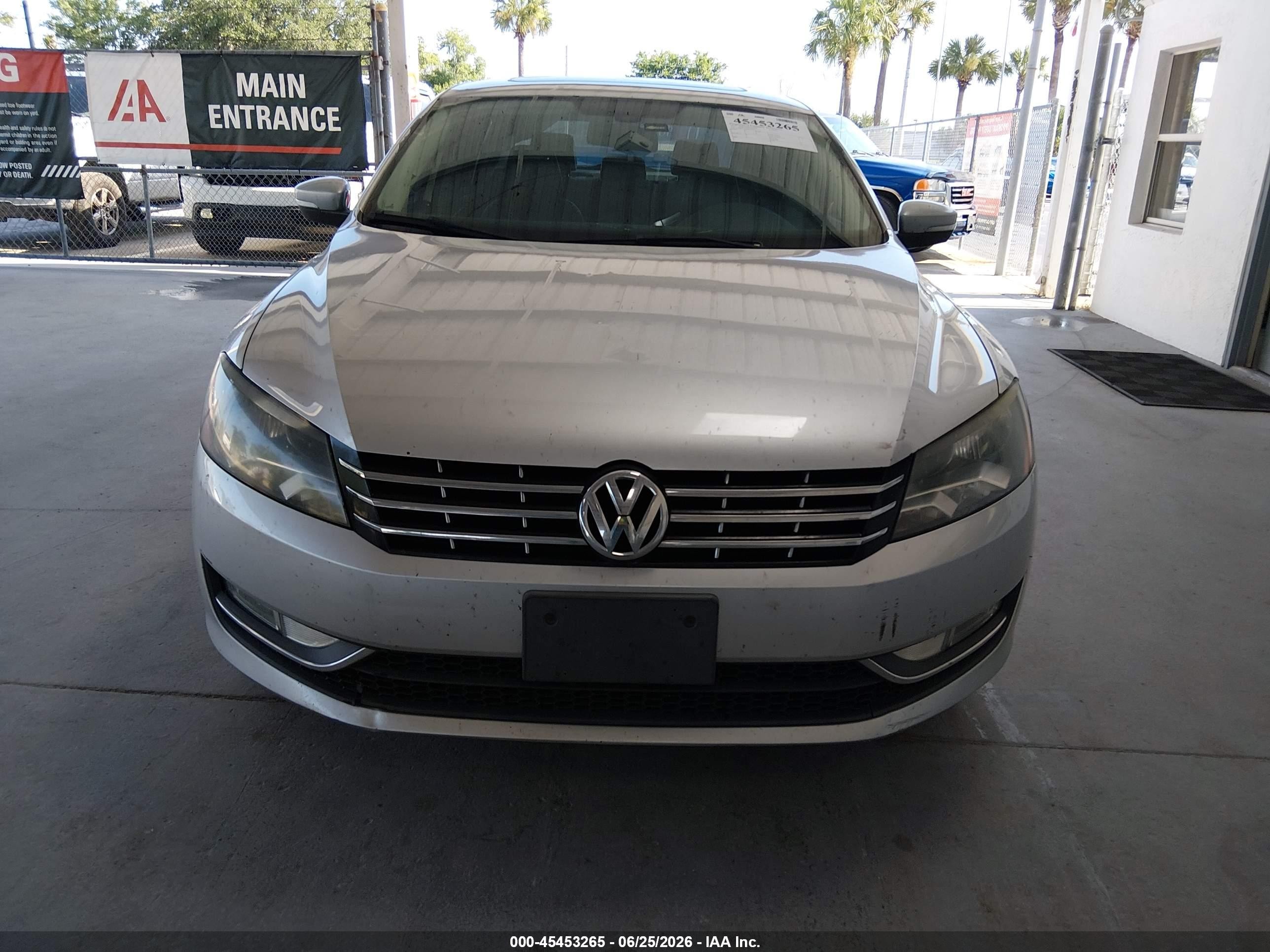 2013 Volkswagen Passat 2.0l Tdi Se Silver vin: 1VWBN7A3XDC076595