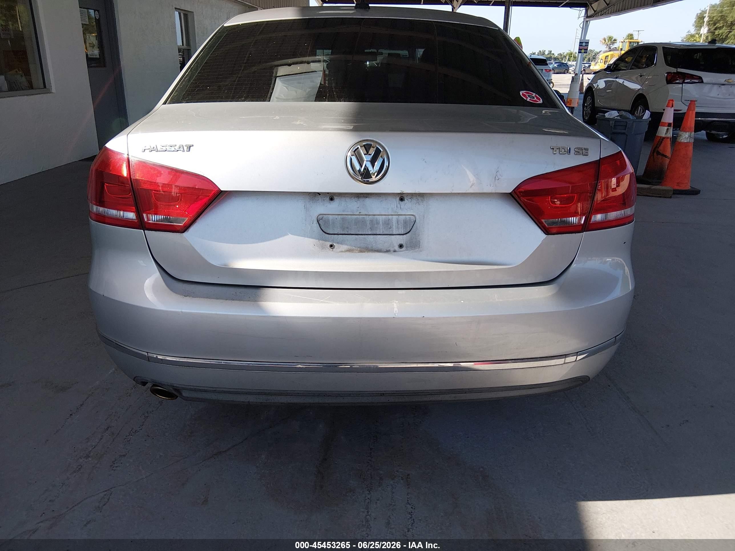 2013 Volkswagen Passat 2.0l Tdi Se Silver vin: 1VWBN7A3XDC076595