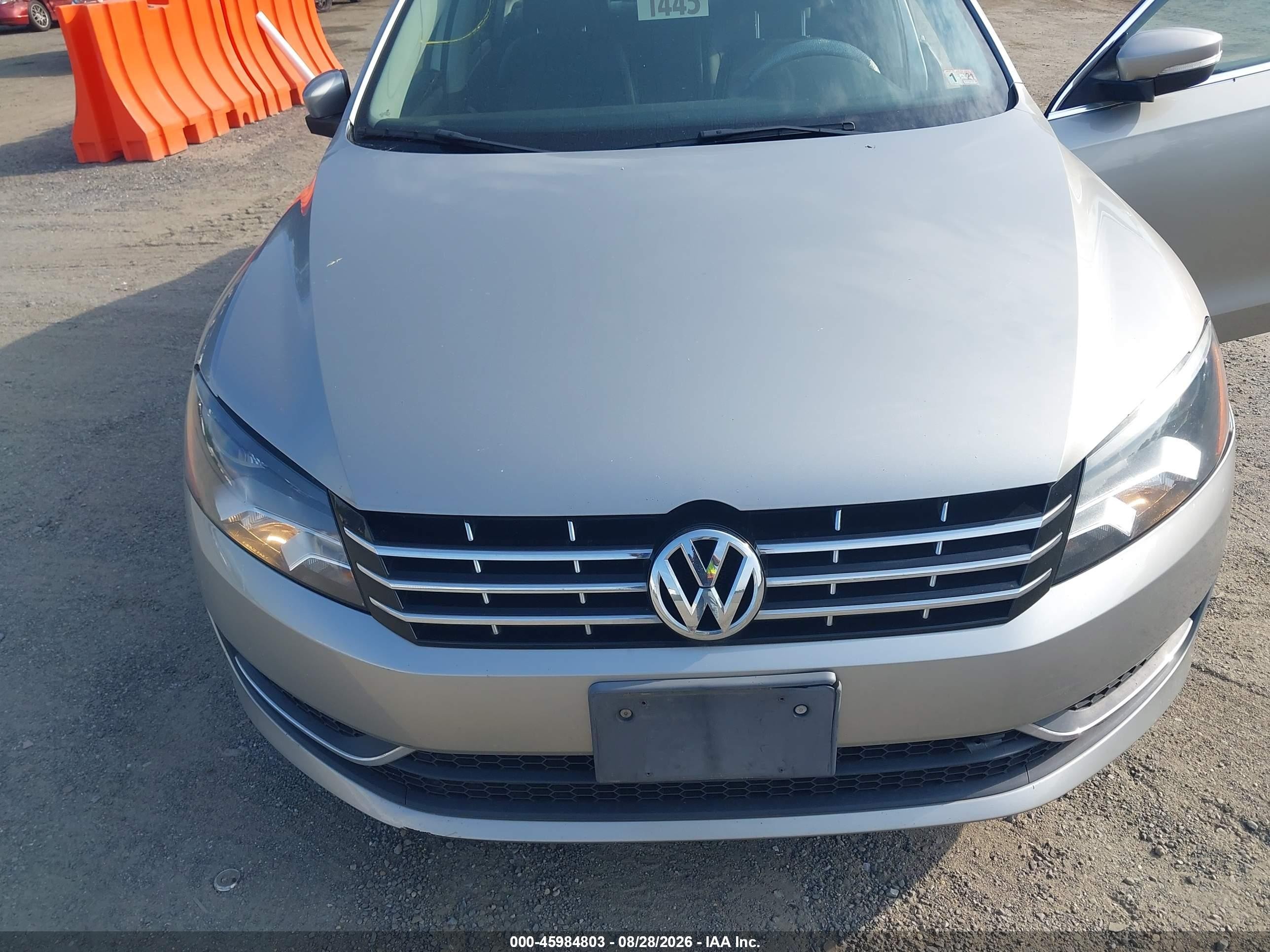 2013 Volkswagen Passat 2.0l Tdi Se Silver vin: 1VWBN7A3XDC141252