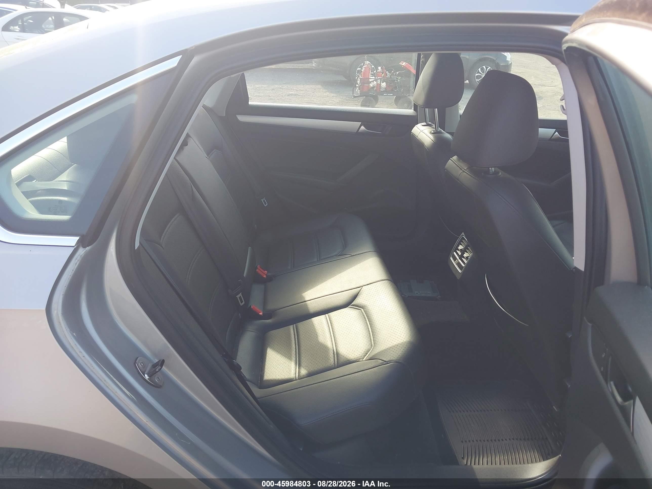 2013 Volkswagen Passat 2.0l Tdi Se Silver vin: 1VWBN7A3XDC141252