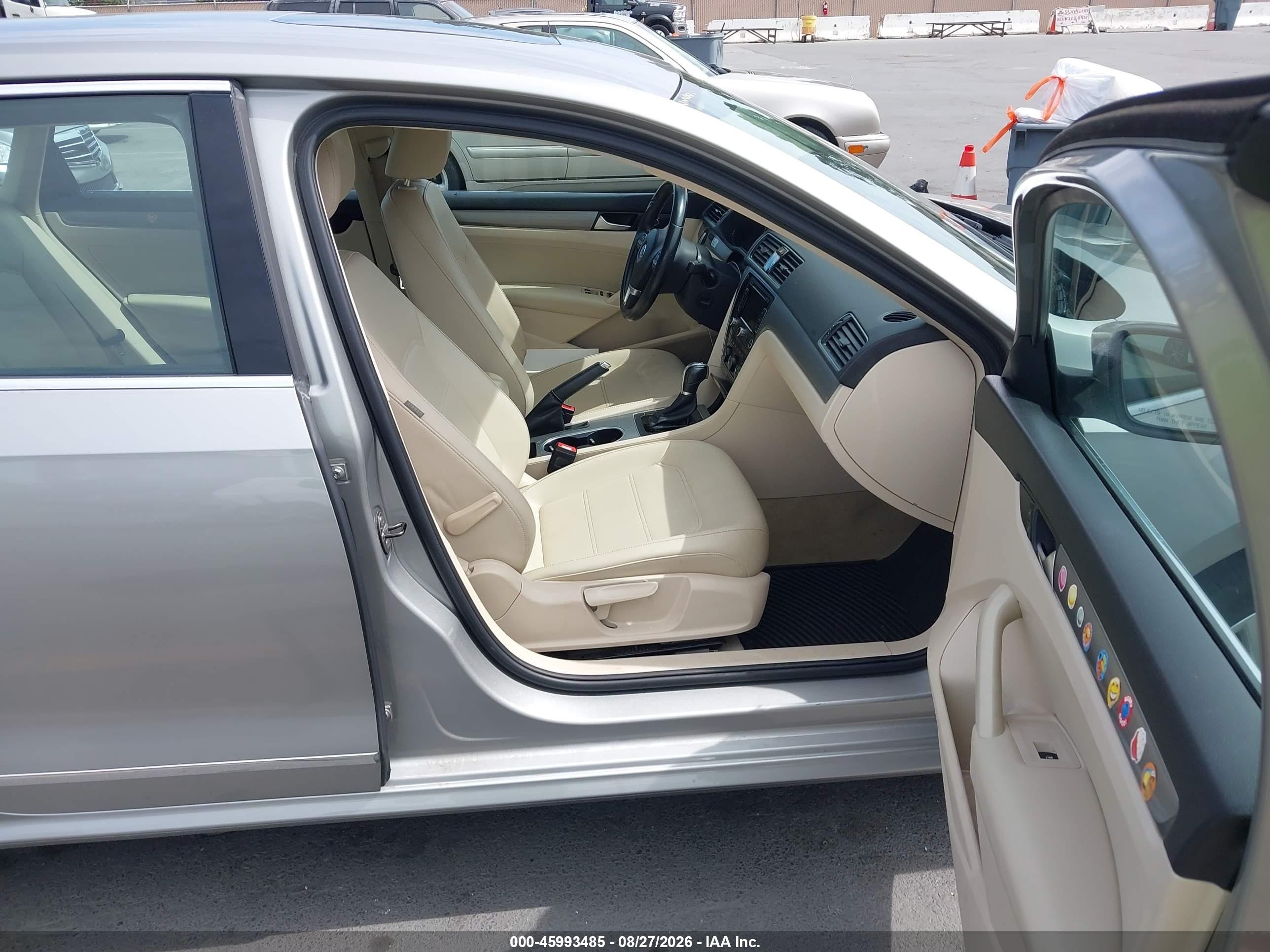 2014 Volkswagen Passat 2.0l Tdi Se Gray vin: 1VWBN7A3XEC022098