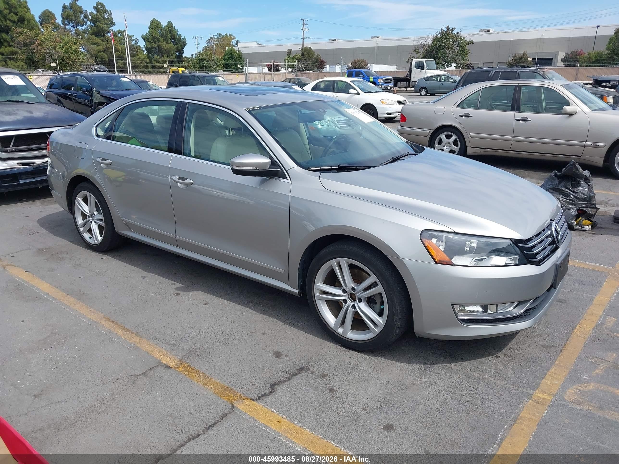 2014 Volkswagen Passat 2.0l Tdi Se Gray vin: 1VWBN7A3XEC022098