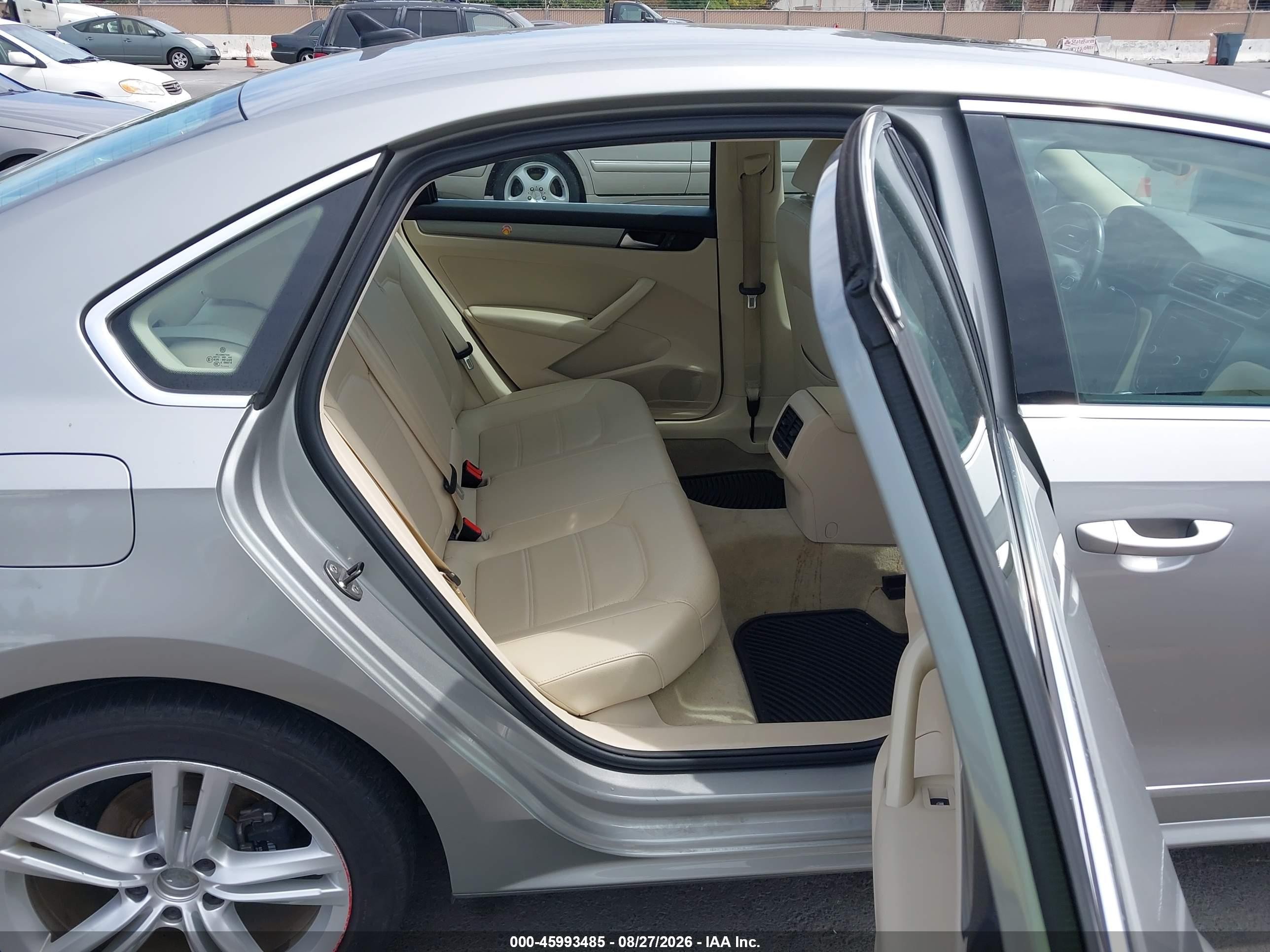 2014 Volkswagen Passat 2.0l Tdi Se Gray vin: 1VWBN7A3XEC022098