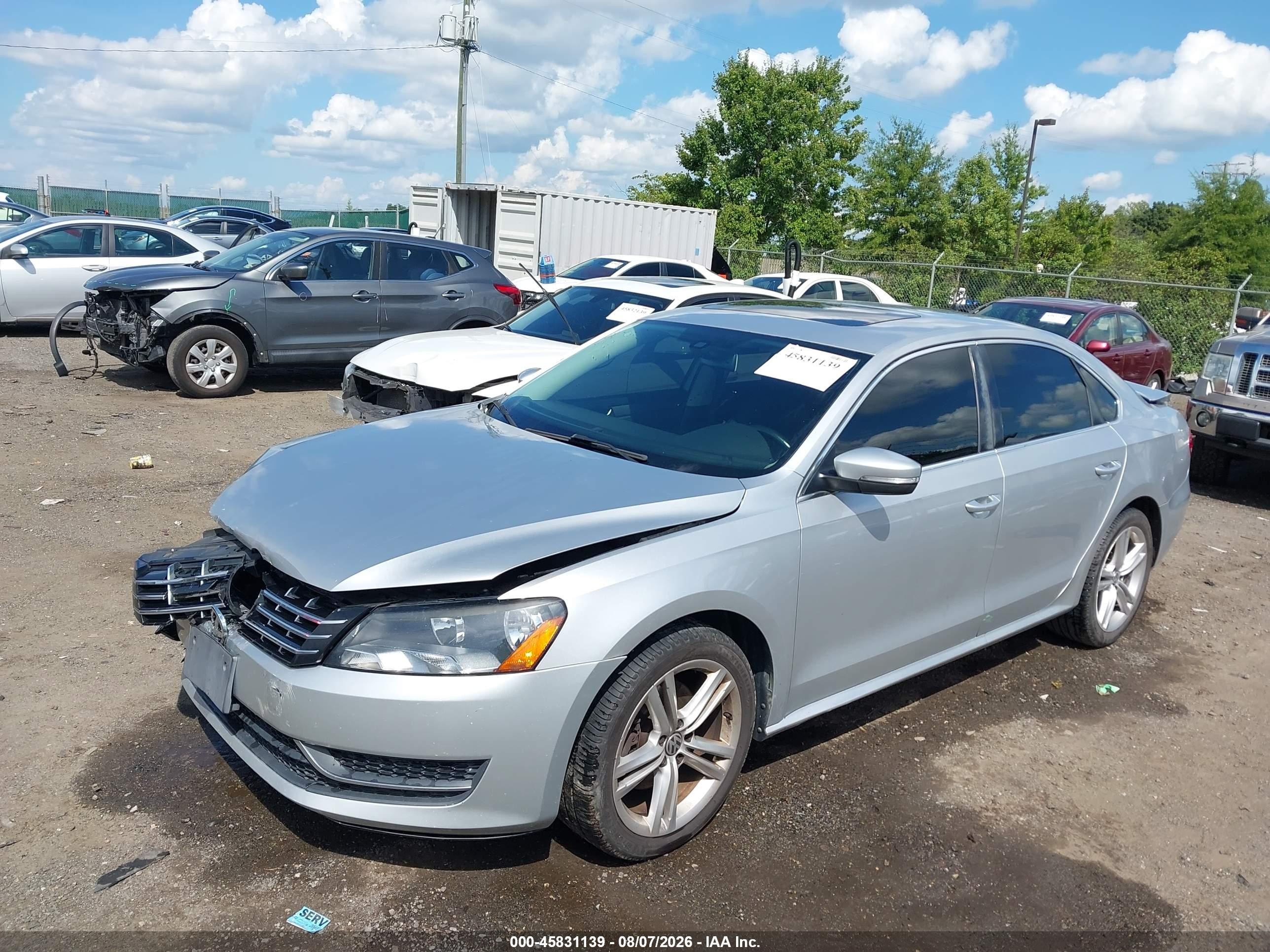 2014 Volkswagen Passat 2.0l Tdi Se Серебряный vin: 1VWBN7A3XEC079174