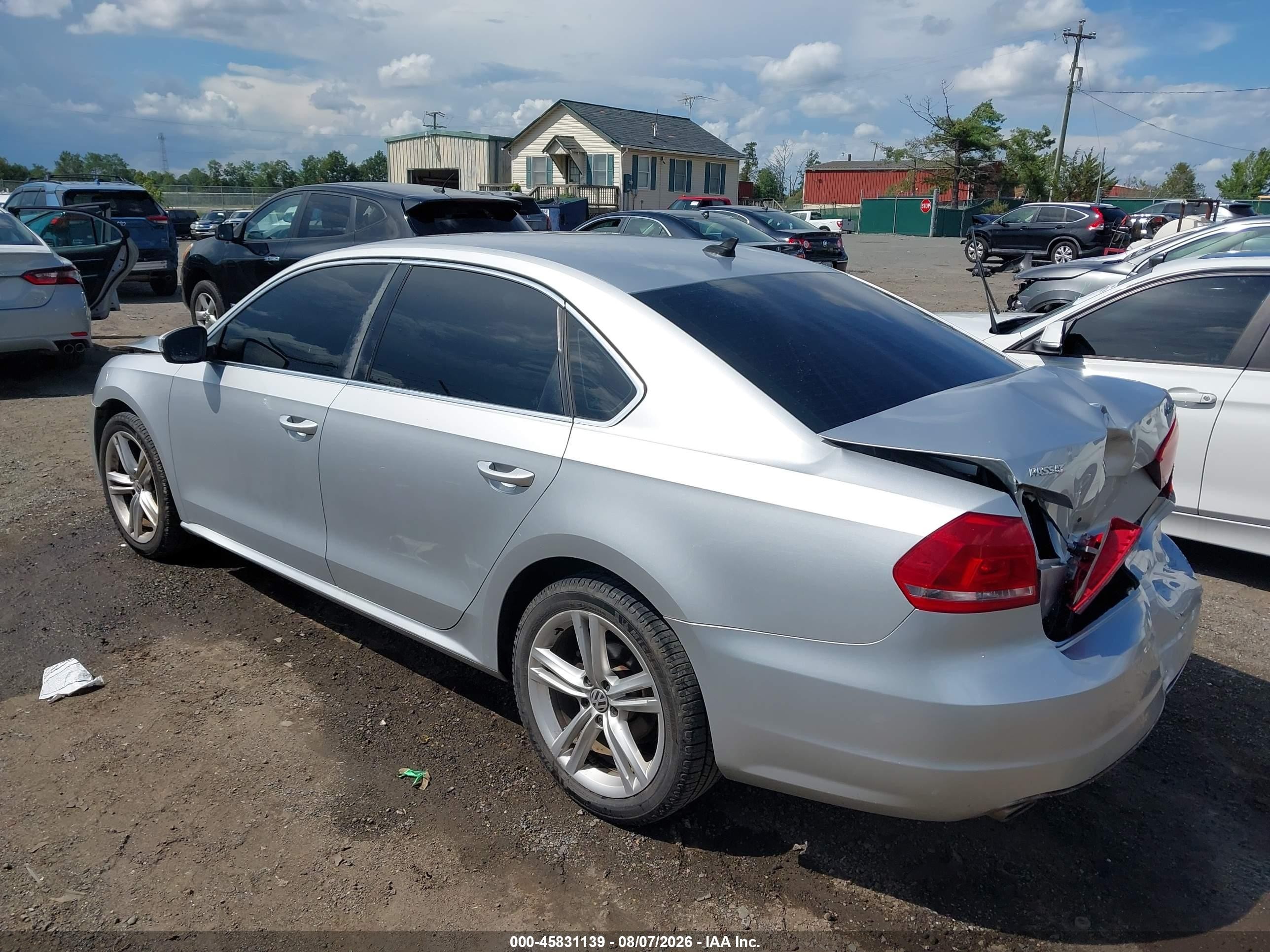 2014 Volkswagen Passat 2.0l Tdi Se Серебряный vin: 1VWBN7A3XEC079174