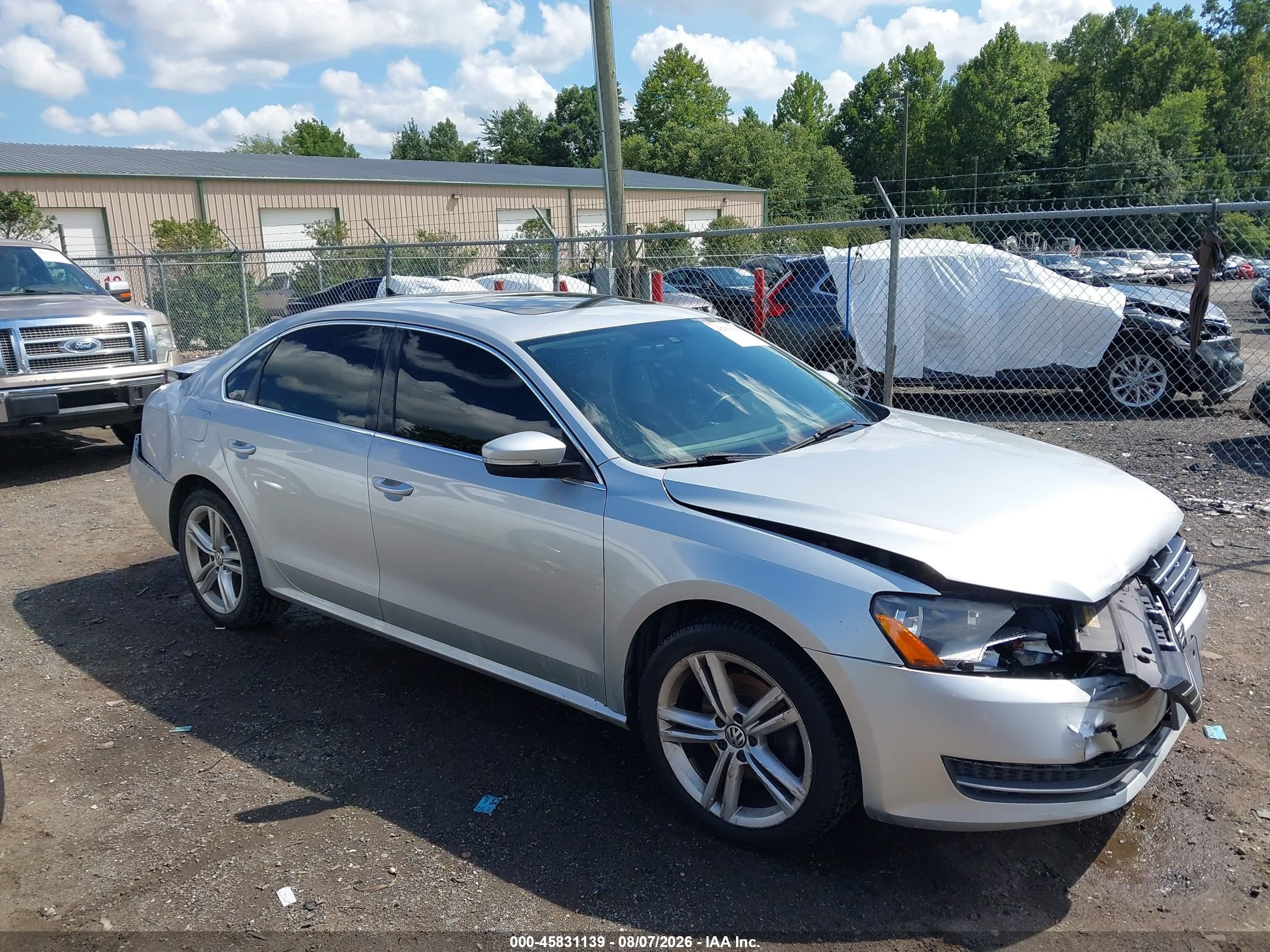 2014 Volkswagen Passat 2.0l Tdi Se Silver vin: 1VWBN7A3XEC079174