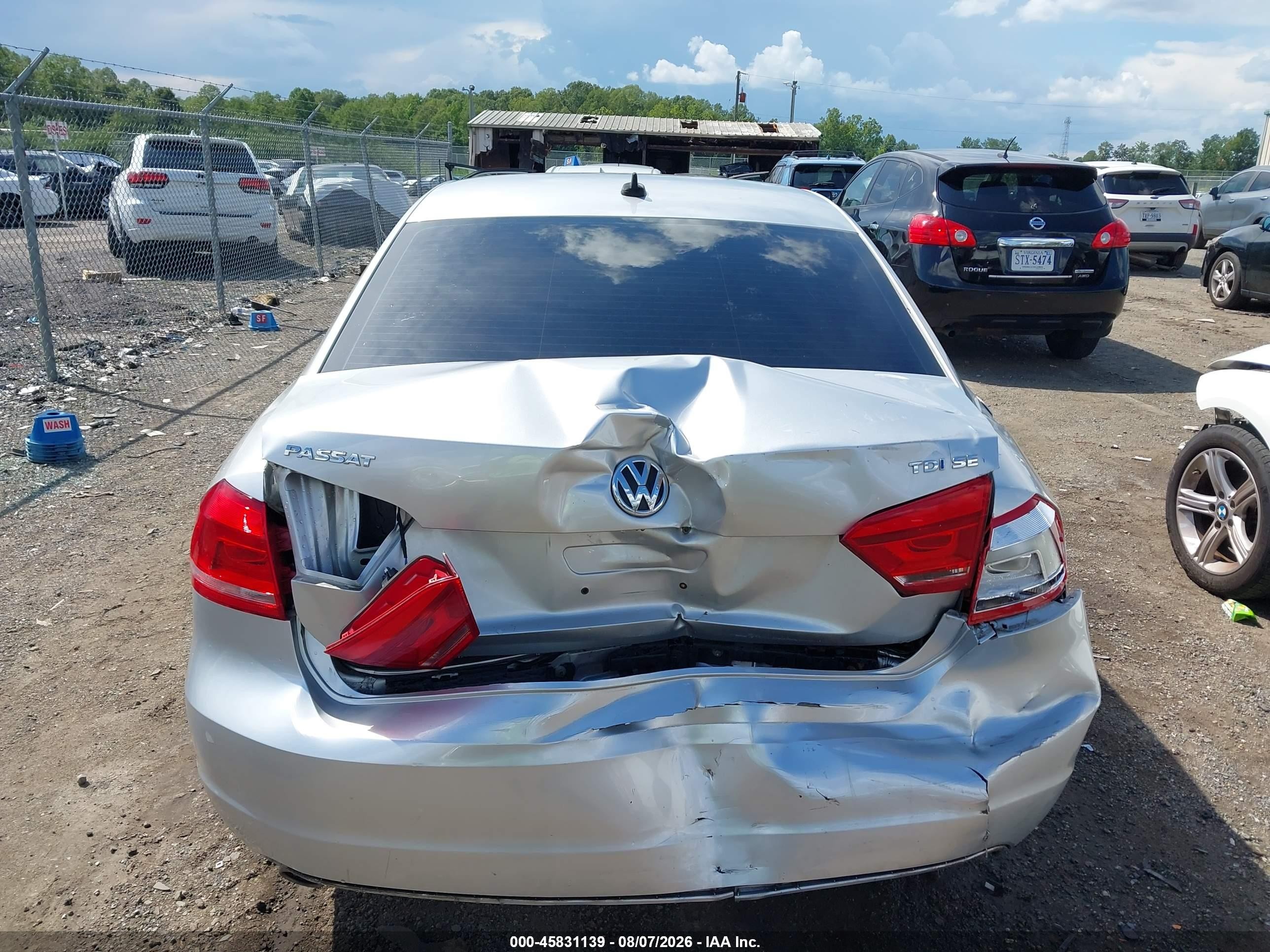 2014 Volkswagen Passat 2.0l Tdi Se Серебряный vin: 1VWBN7A3XEC079174
