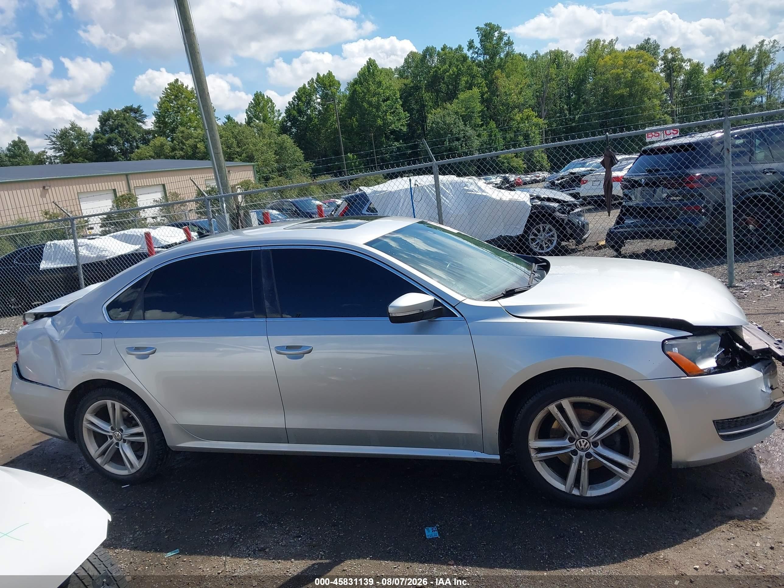 2014 Volkswagen Passat 2.0l Tdi Se Серебряный vin: 1VWBN7A3XEC079174