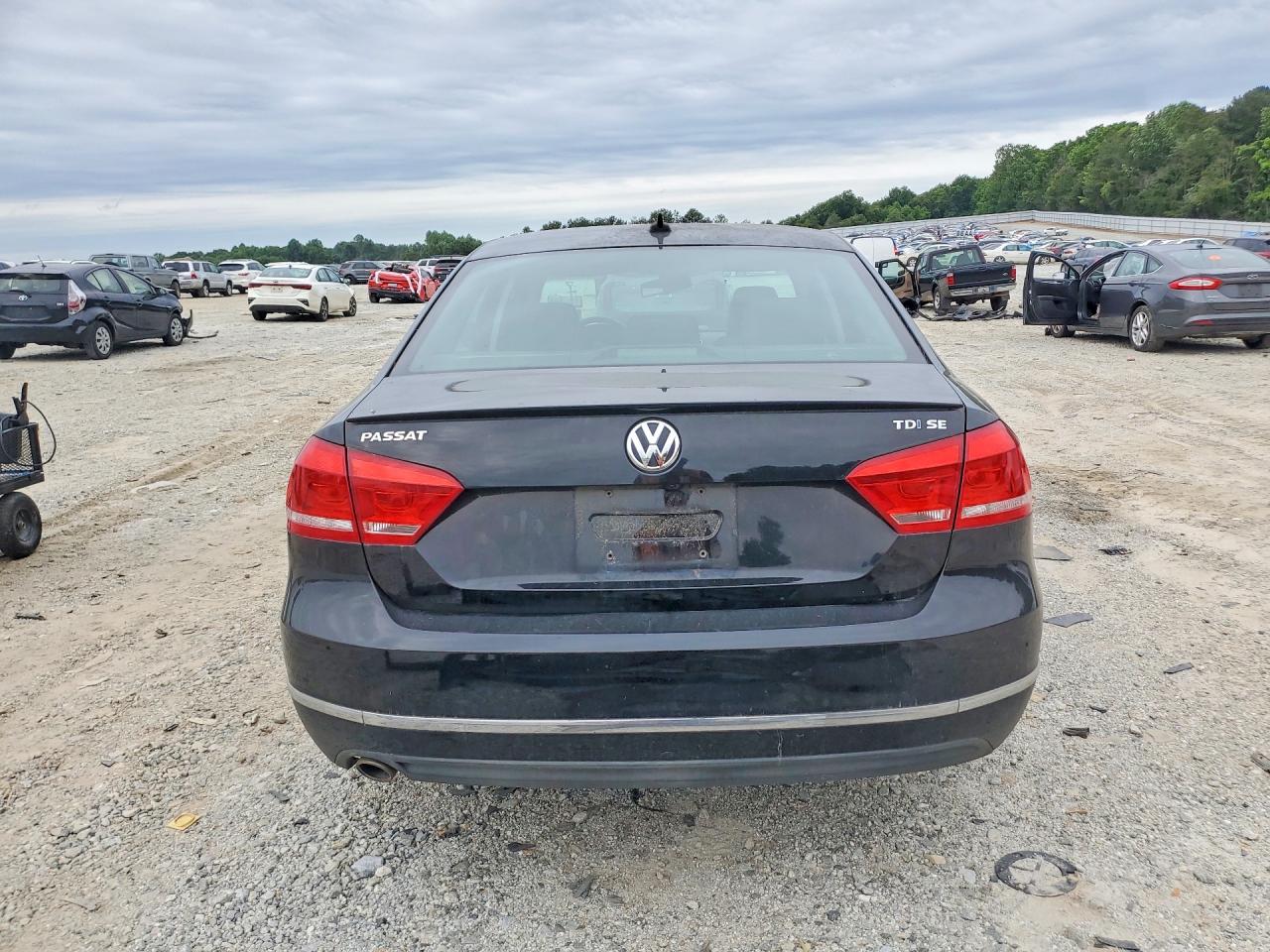 2014 Volkswagen Passat Se Black vin: 1VWBN7A3XEC104803