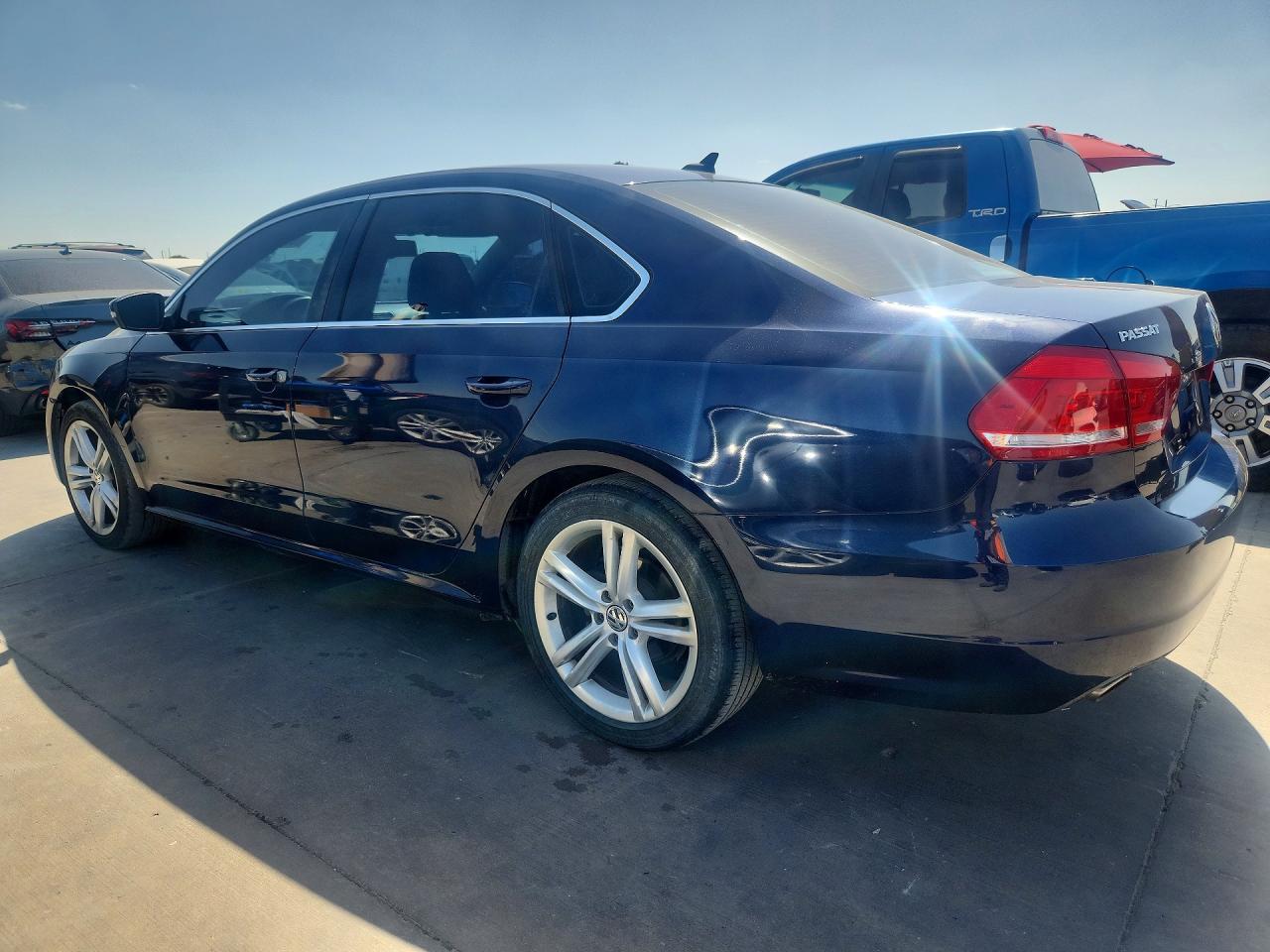 2014 Volkswagen Passat Se Blue vin: 1VWBN7A3XEC105899