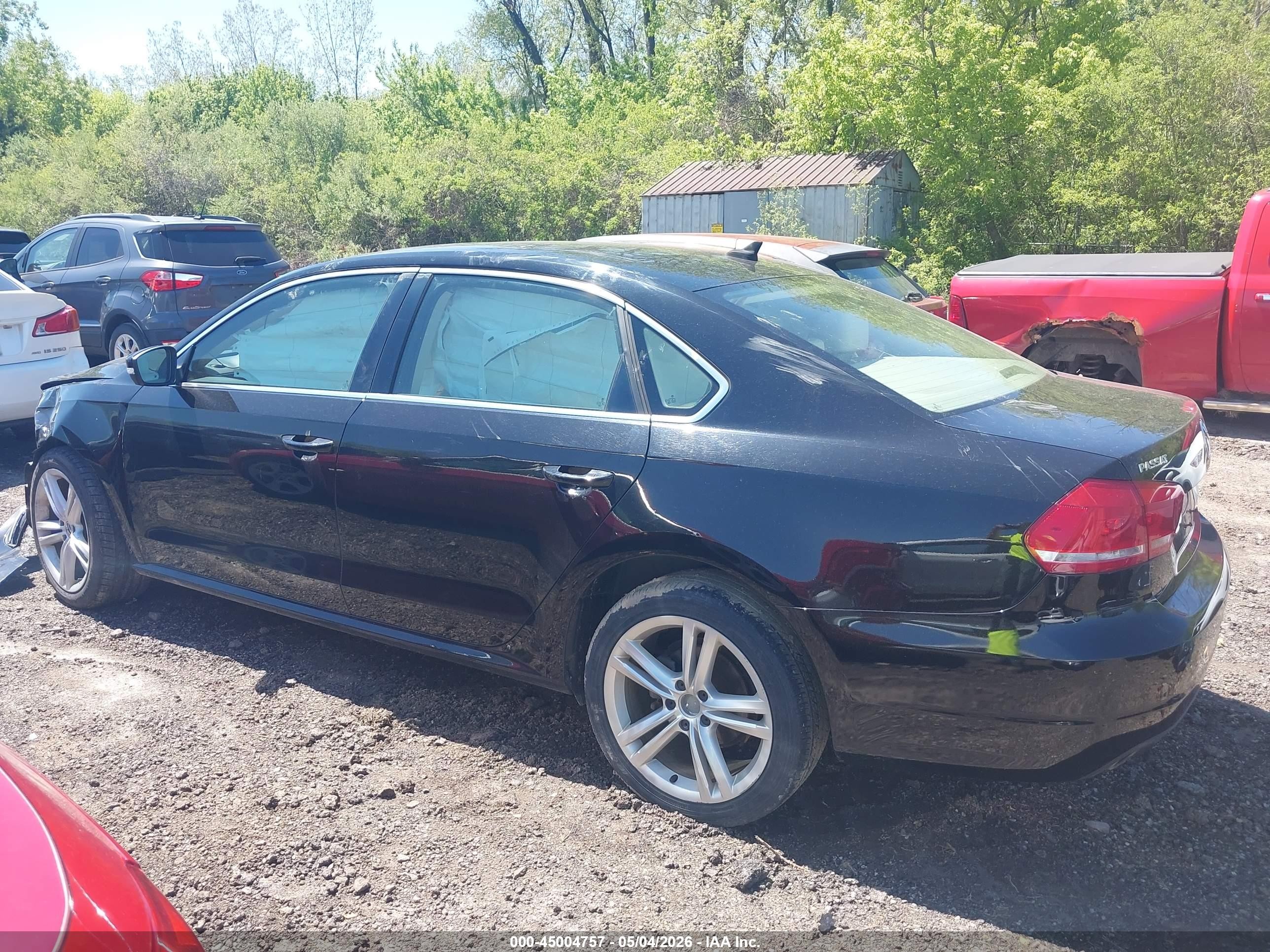 2014 Volkswagen Passat 2.0l Tdi Se Black vin: 1VWBN7A3XEC107975
