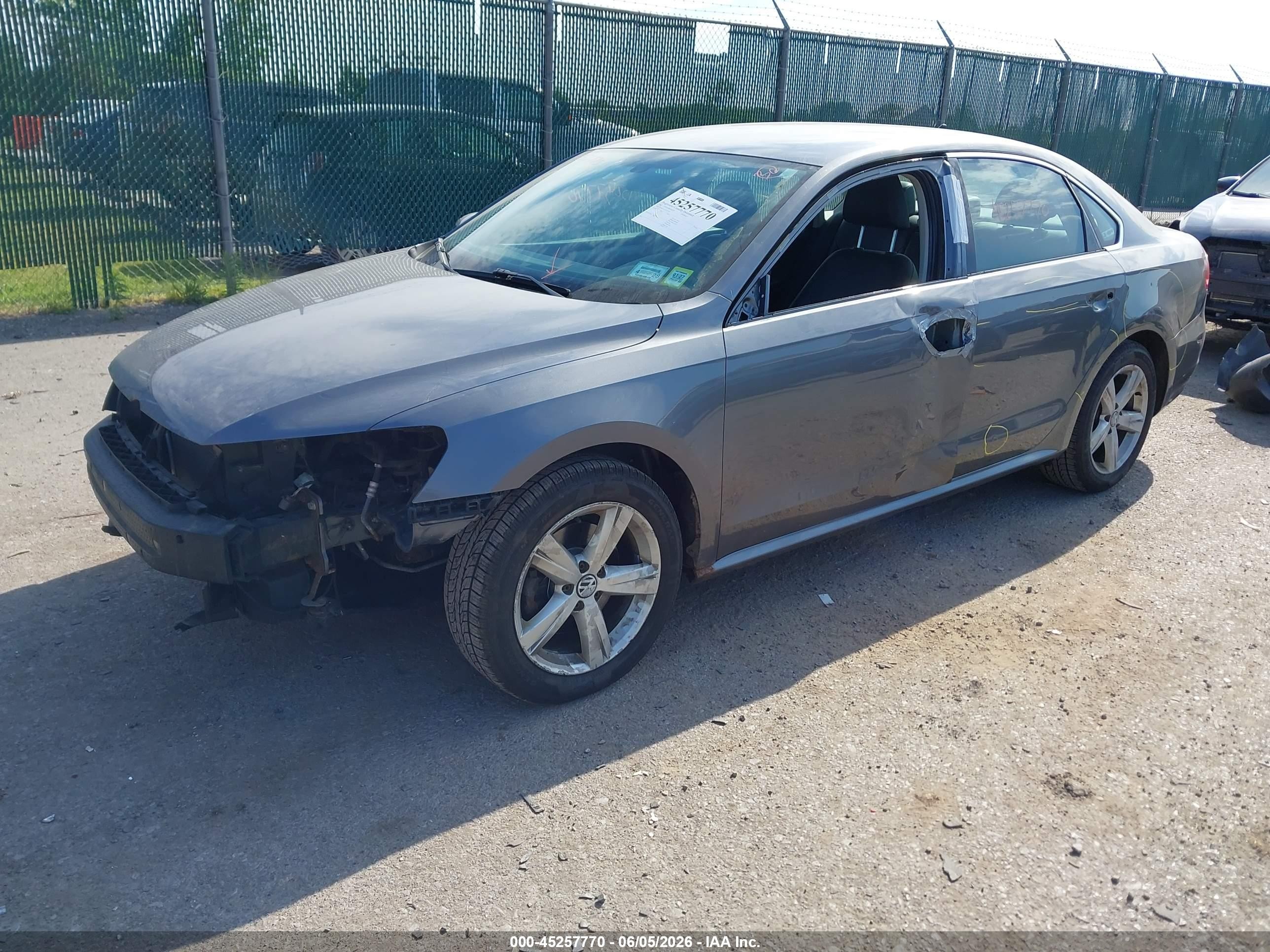2012 Volkswagen Passat 2.5l Se Gray vin: 1VWBP7A30CC023767